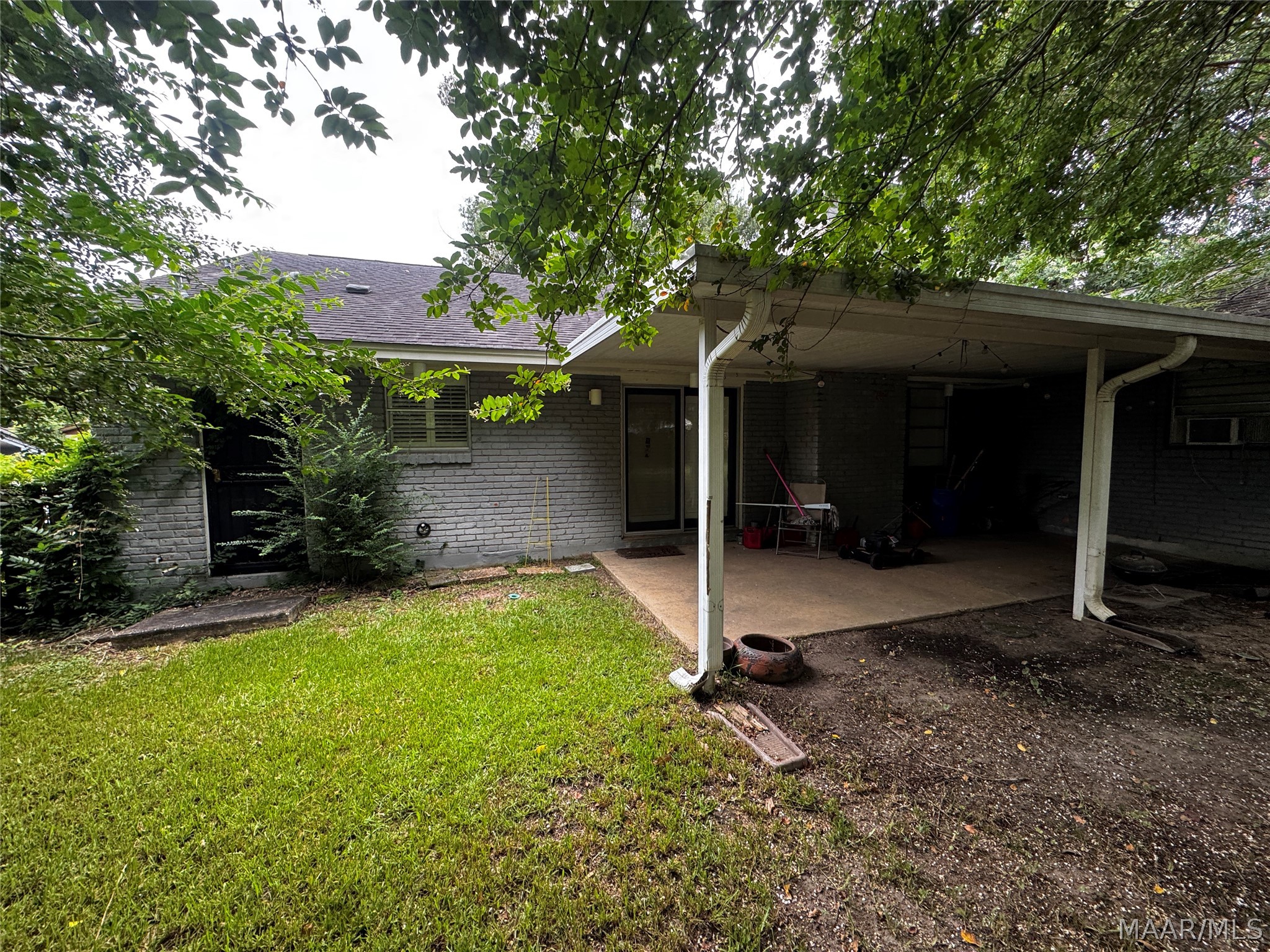 511 BELLEHURST Drive