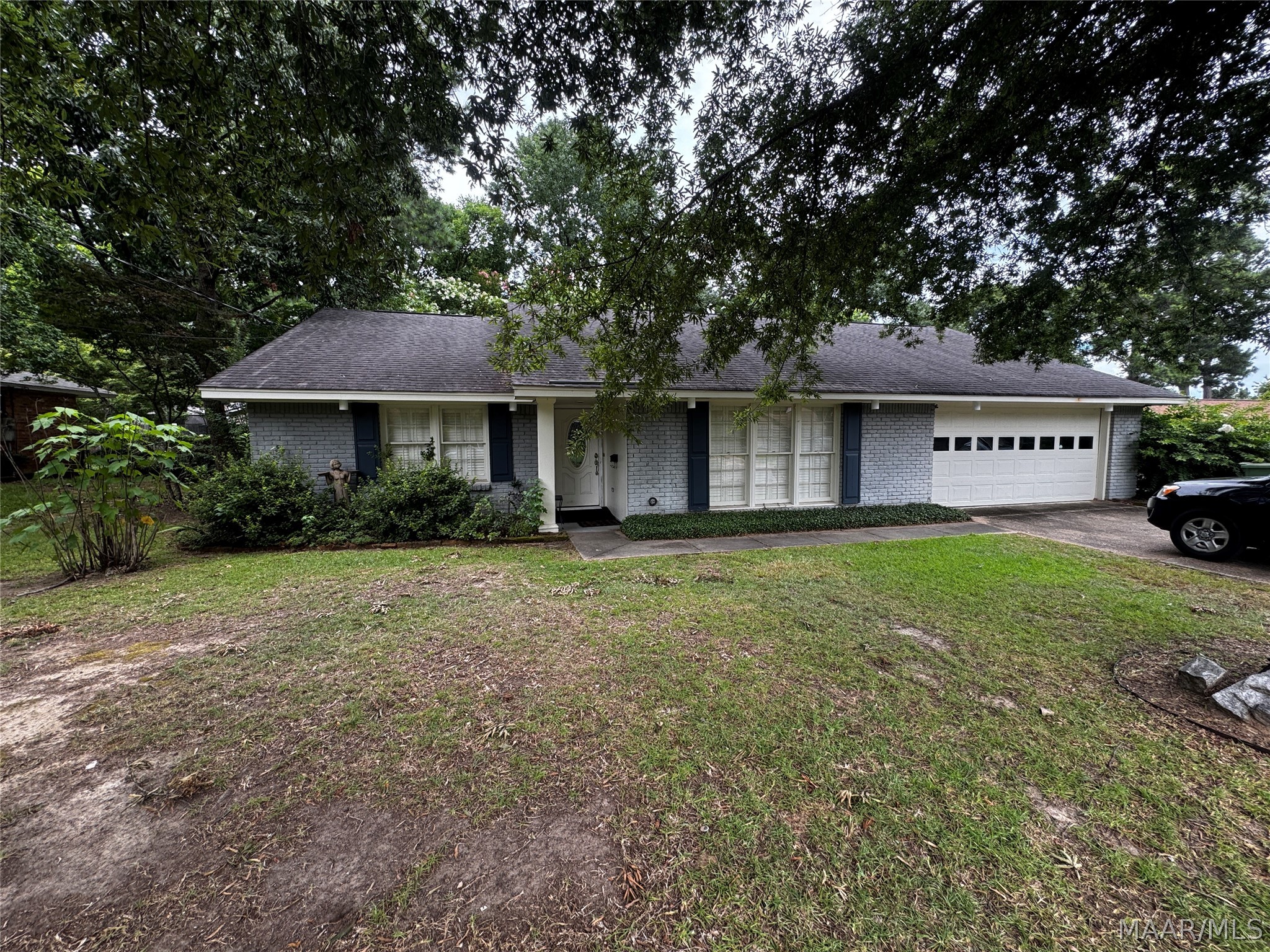 511 BELLEHURST Drive