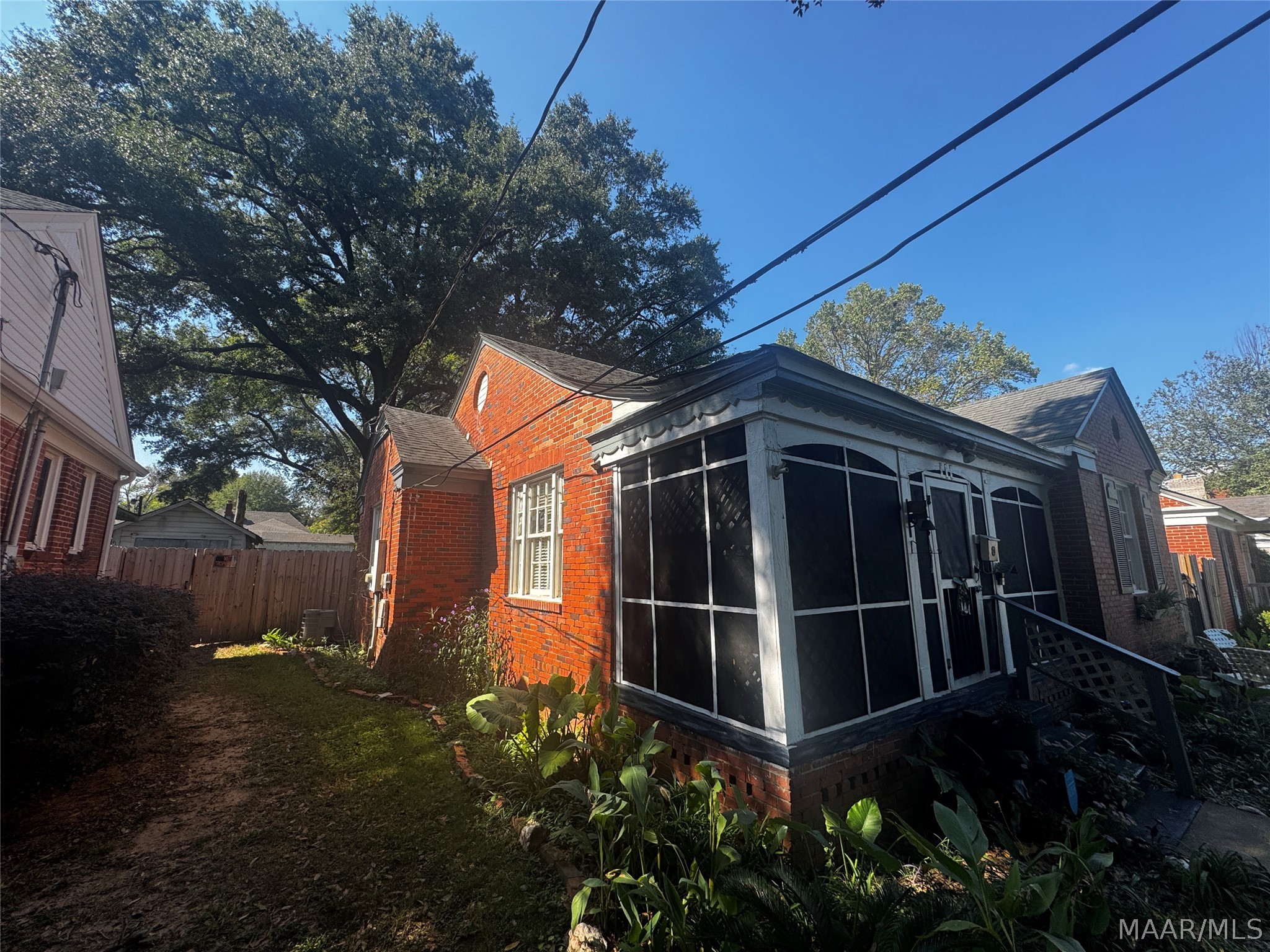 563 MORNINGVIEW Drive