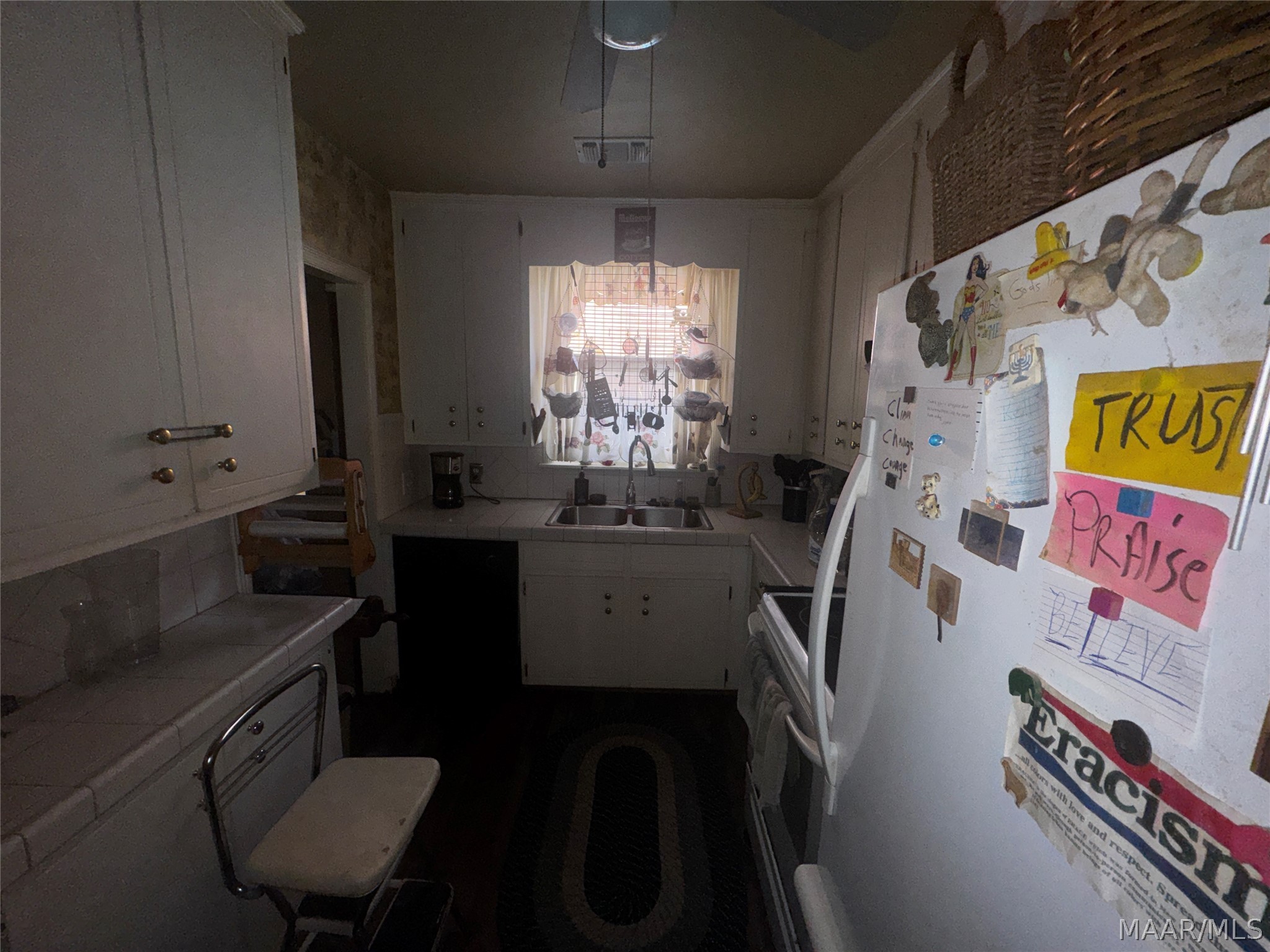 563 MORNINGVIEW Drive