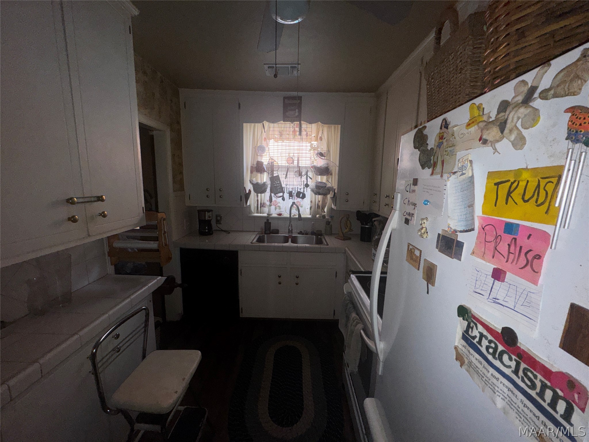 563 MORNINGVIEW Drive