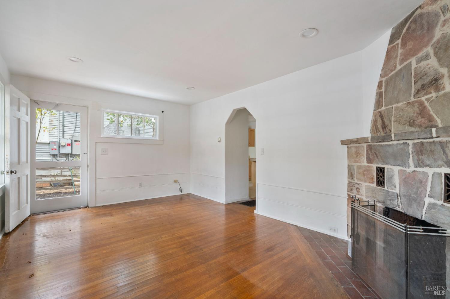 32 Mountain View Ave