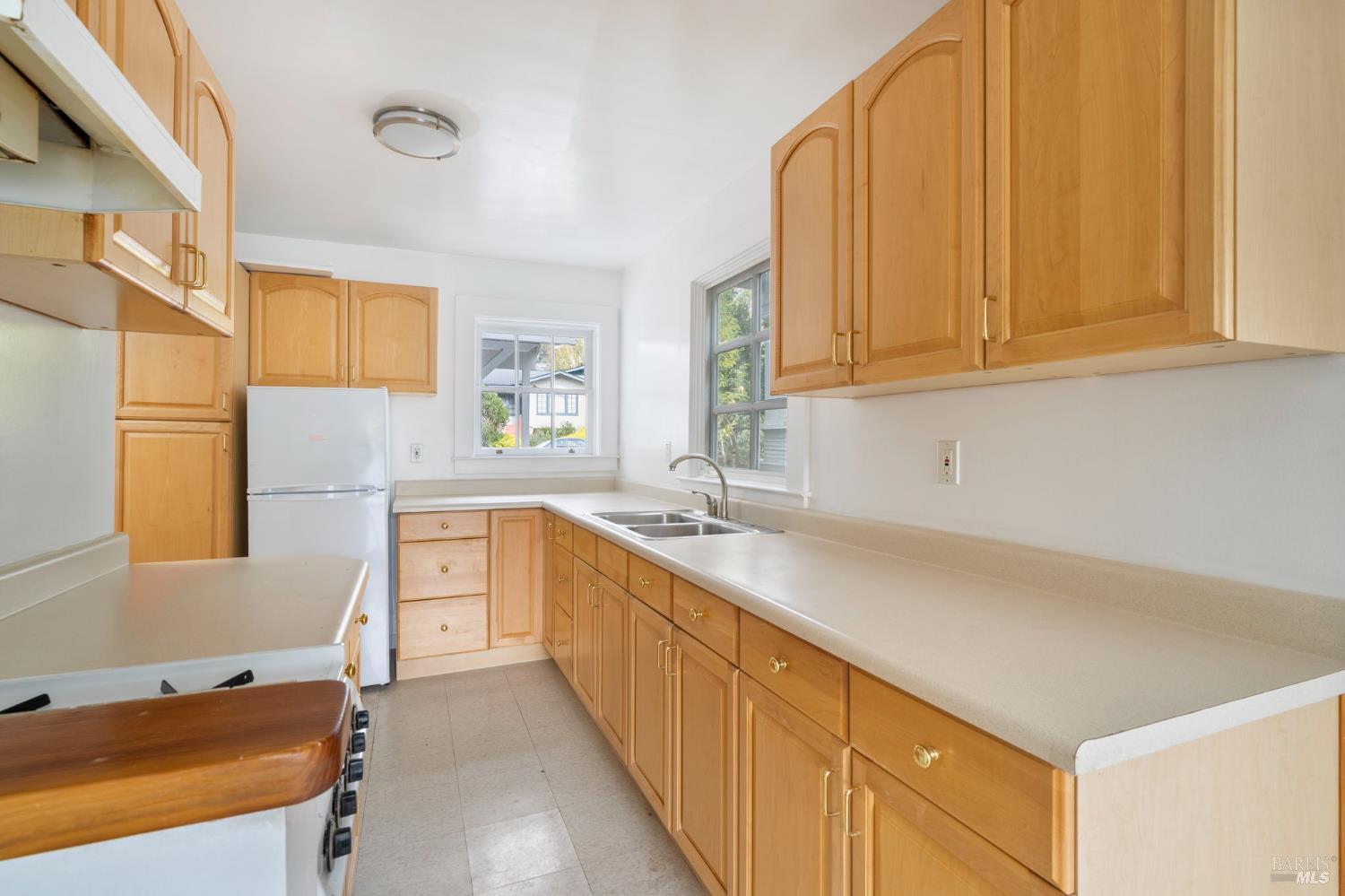 32 Mountain View Ave