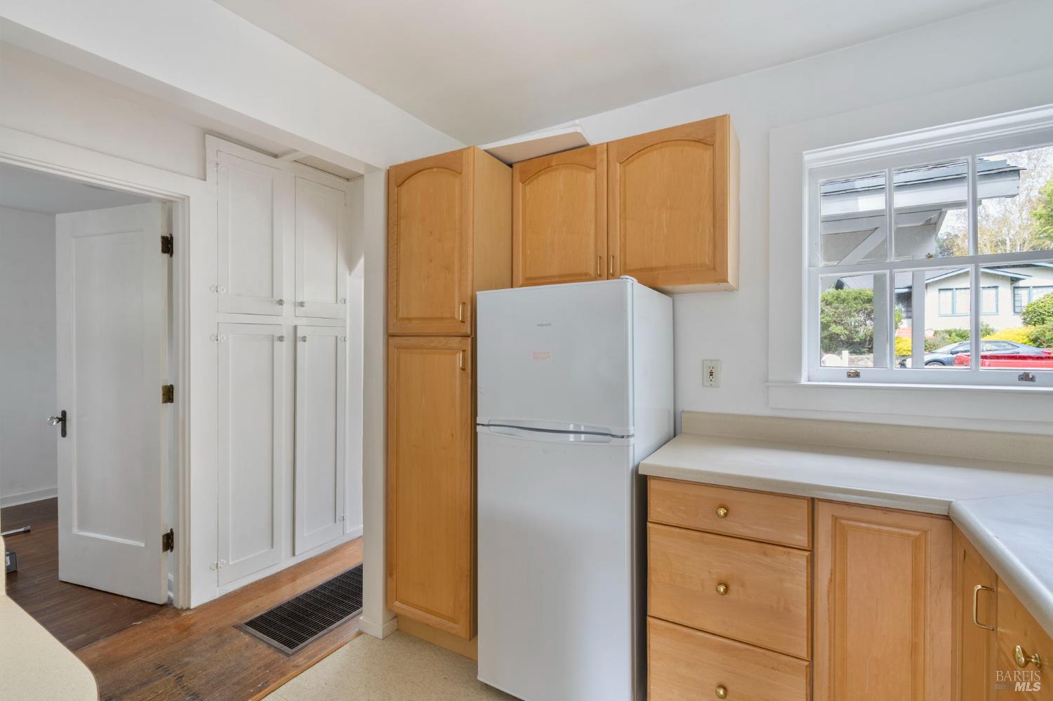 32 Mountain View Ave