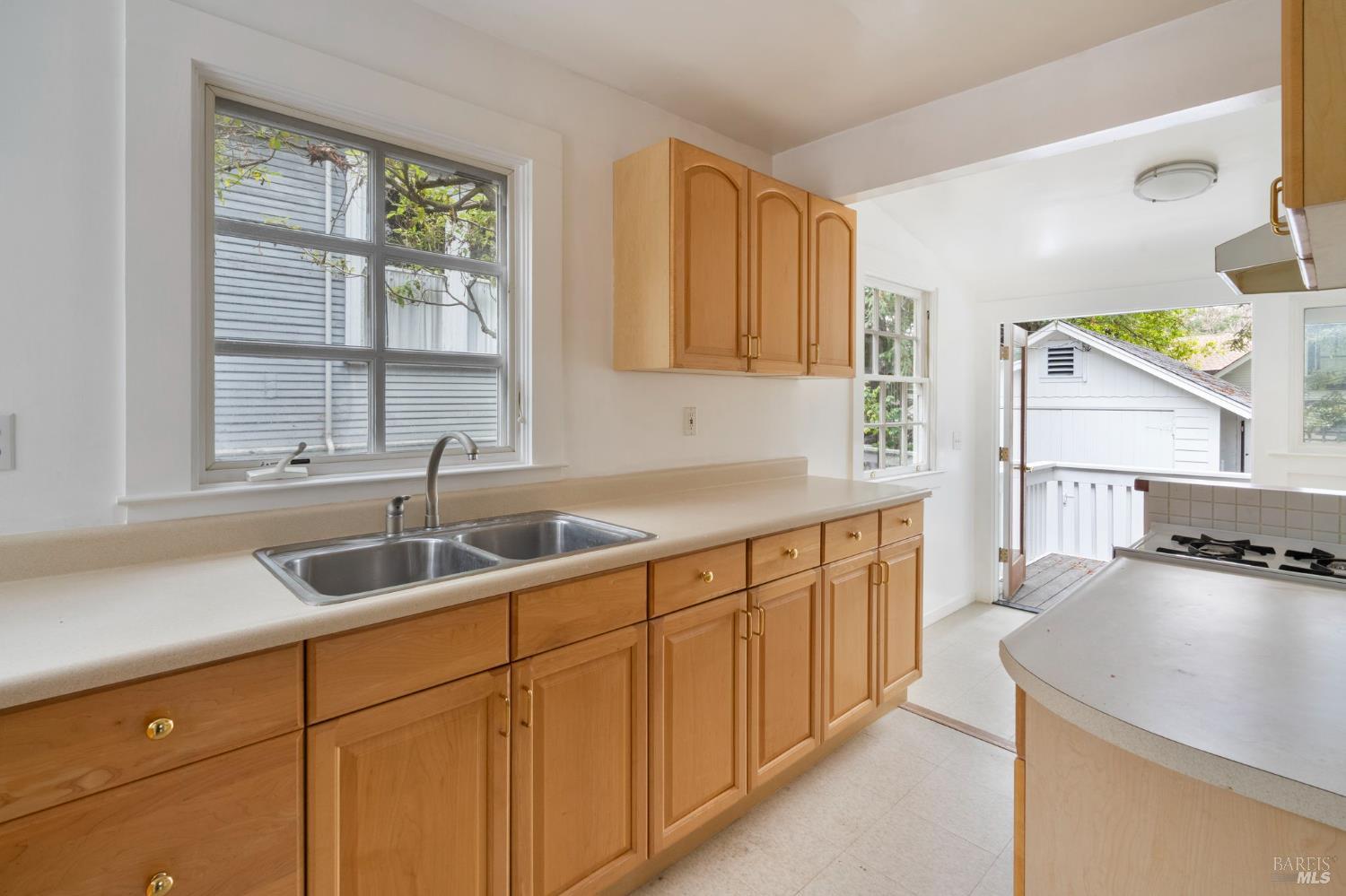 32 Mountain View Ave