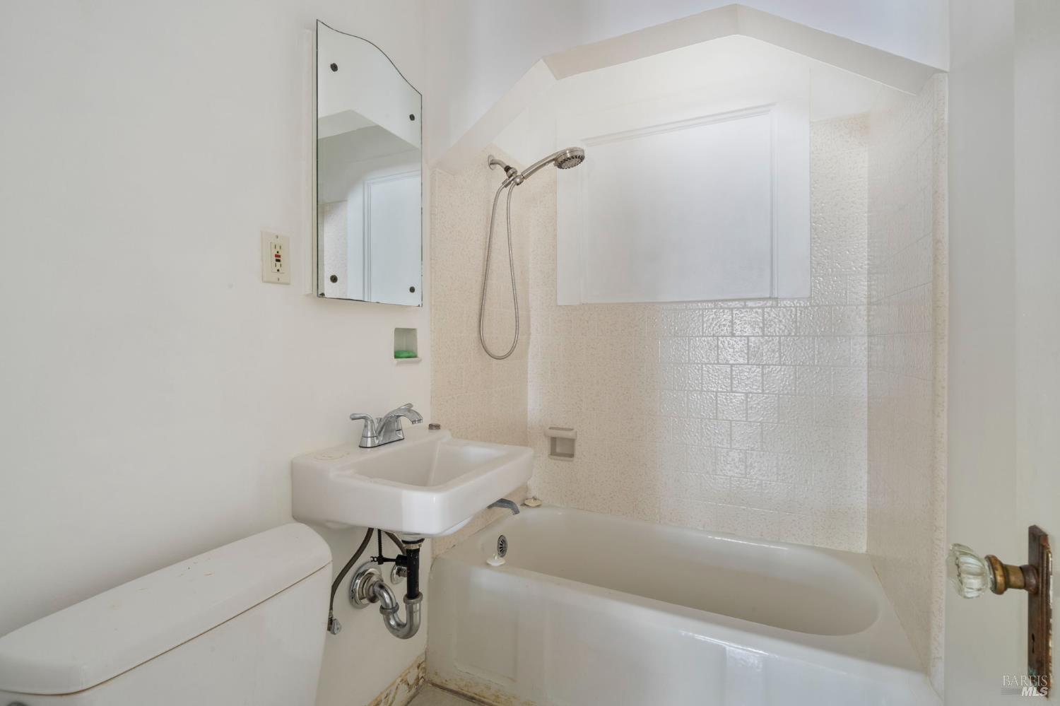 32 Mountain View Ave