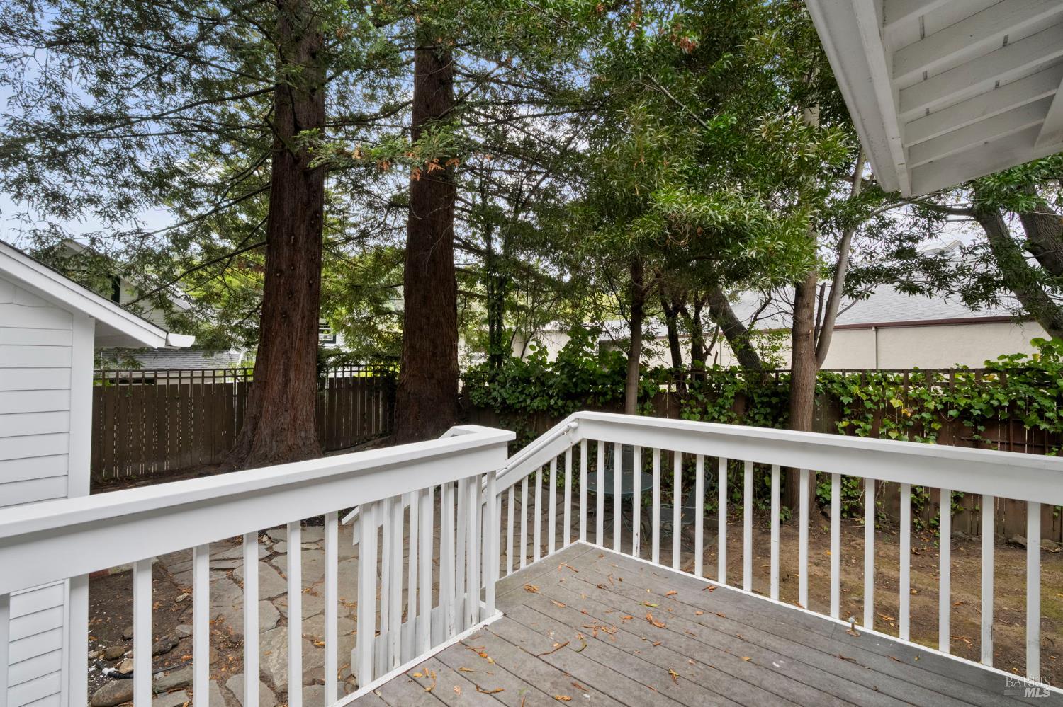 32 Mountain View Ave