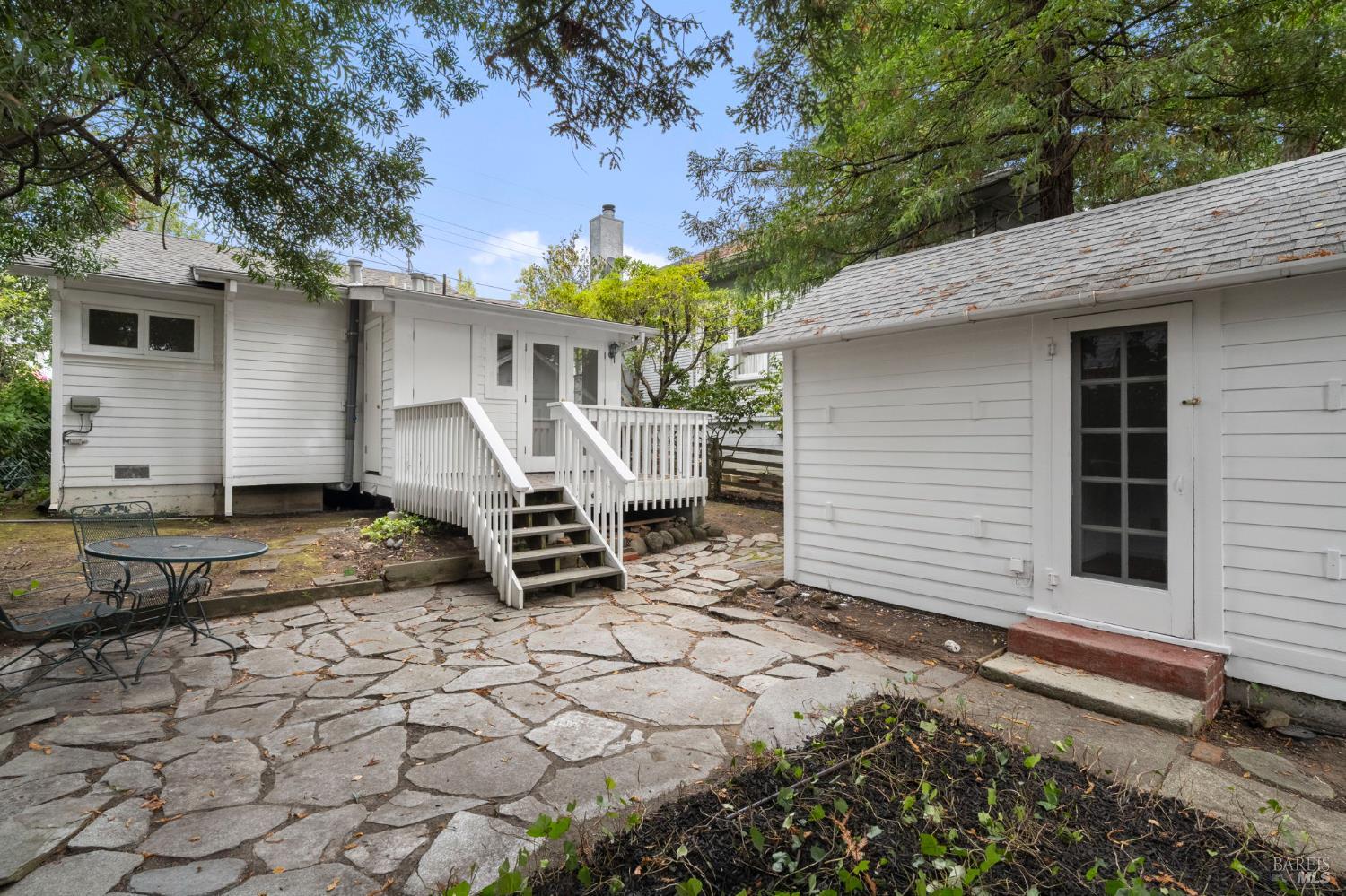 32 Mountain View Ave