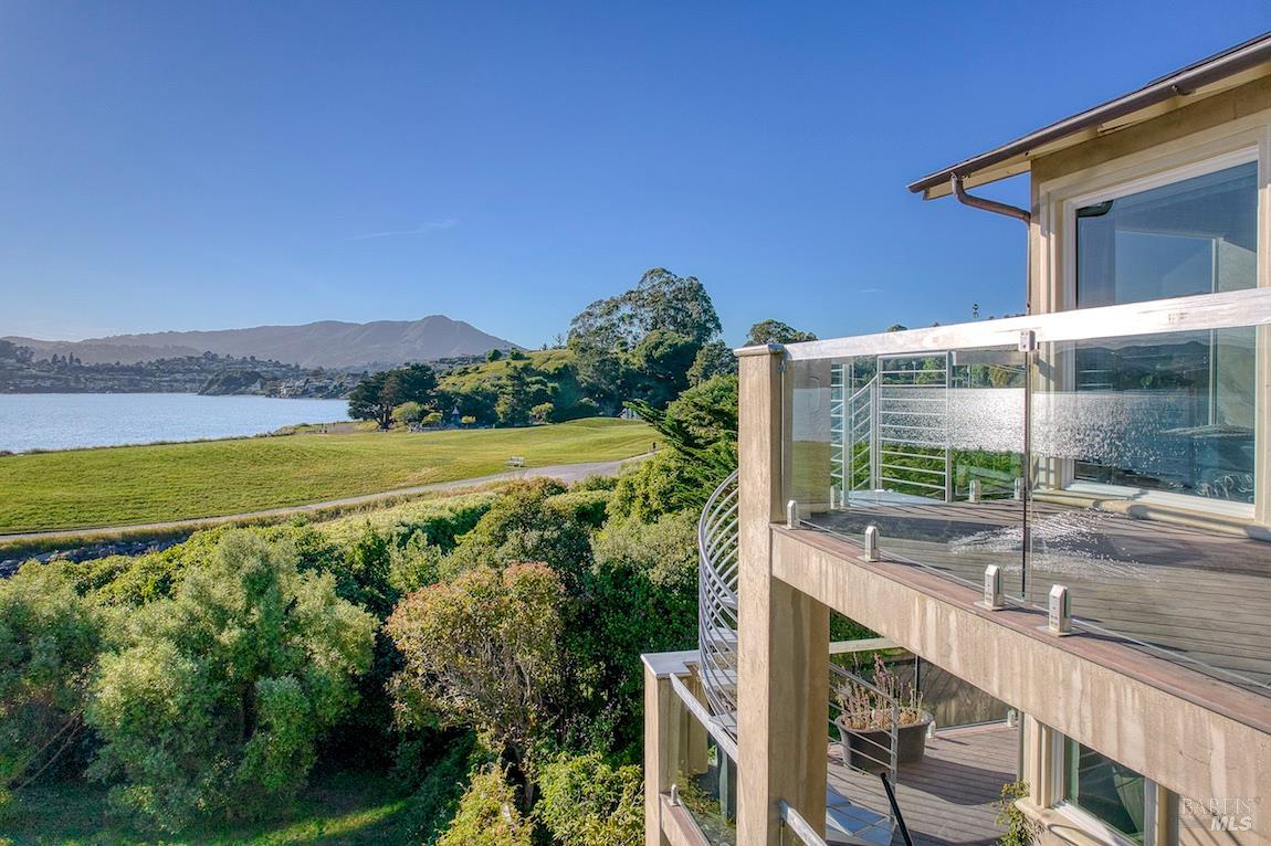 20 Bayshore Terrace