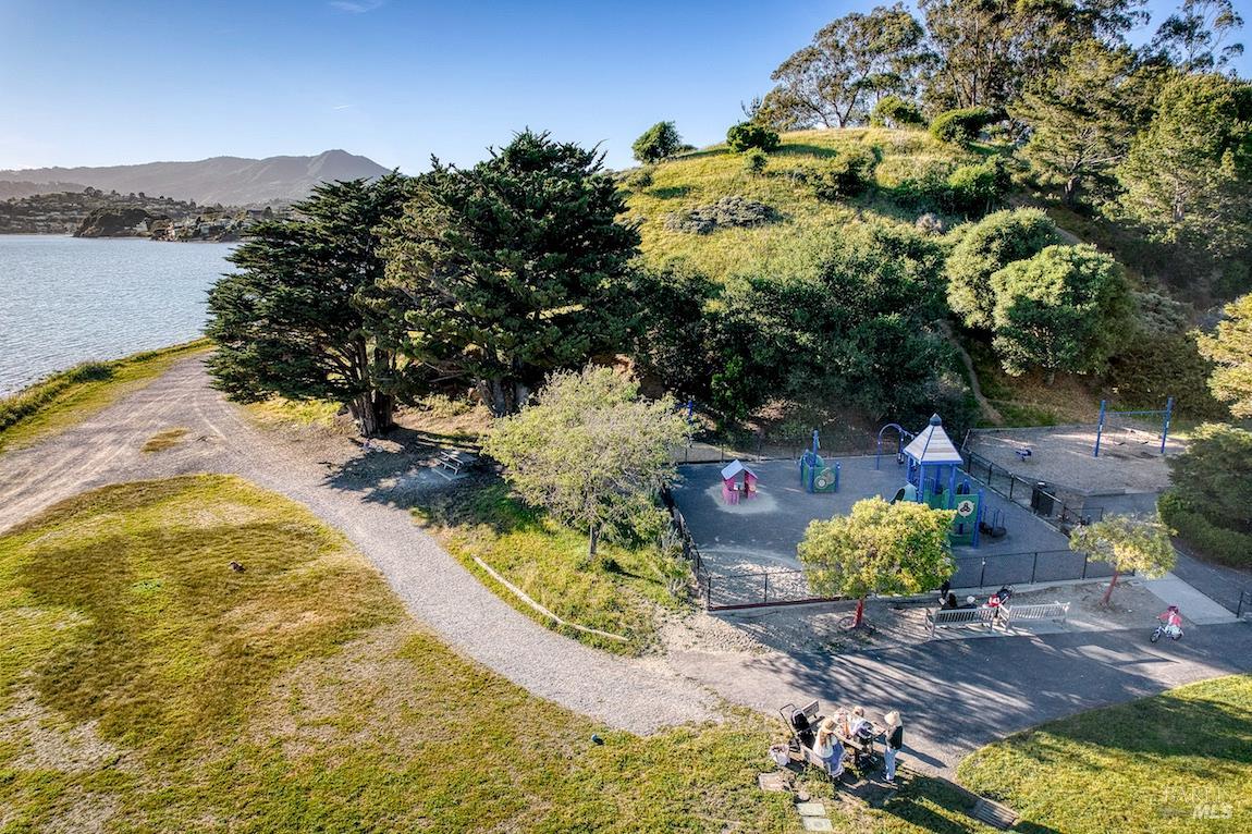 20 Bayshore Terrace