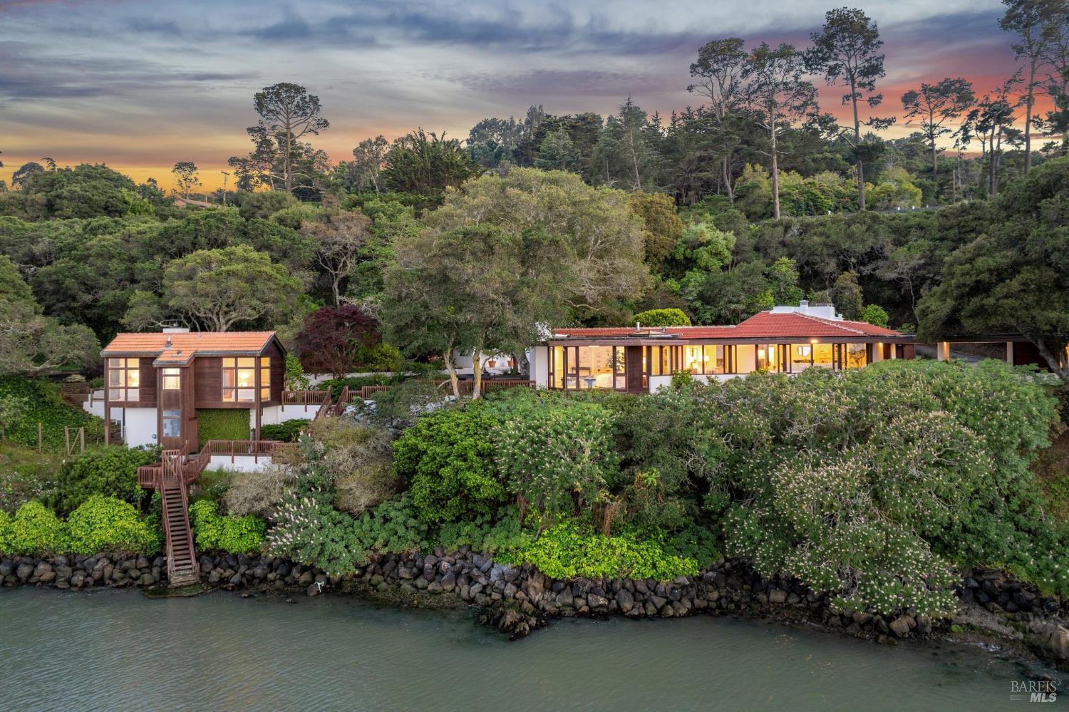 4200 Paradise Drive
