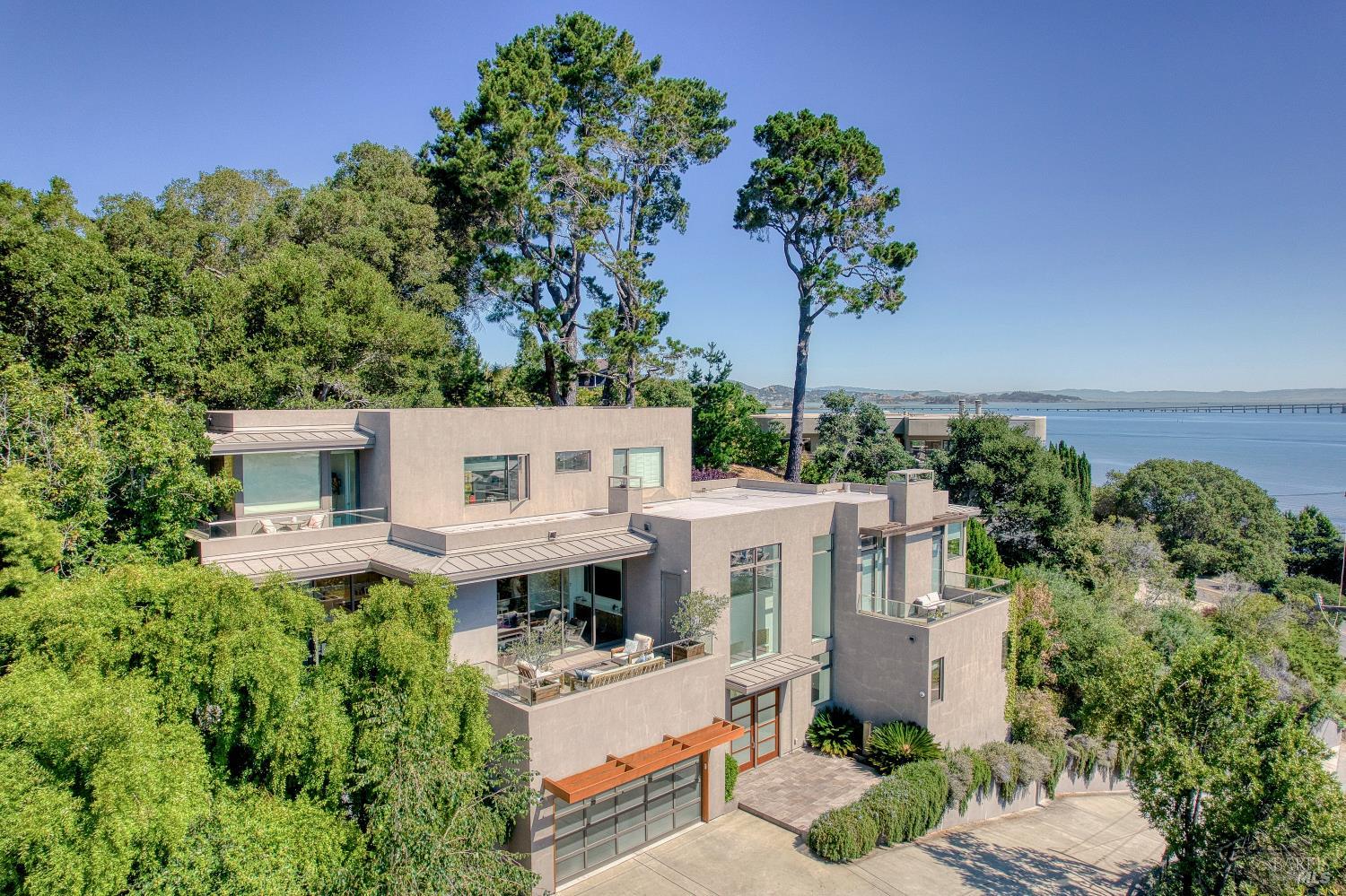 4755 Paradise Drive