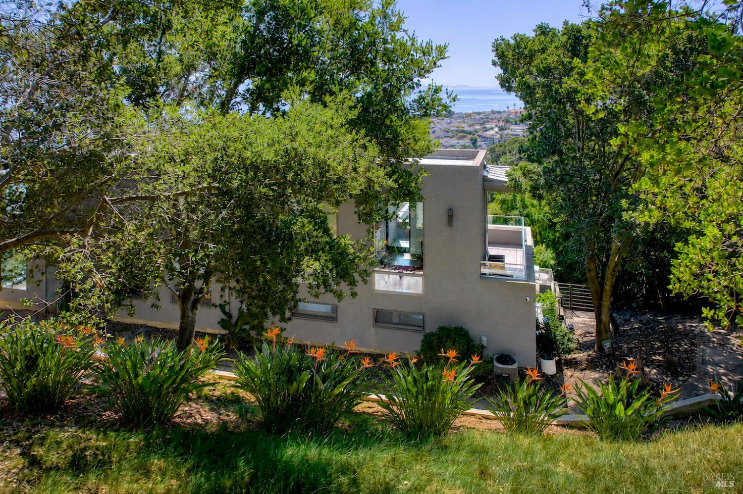 4755 Paradise Drive