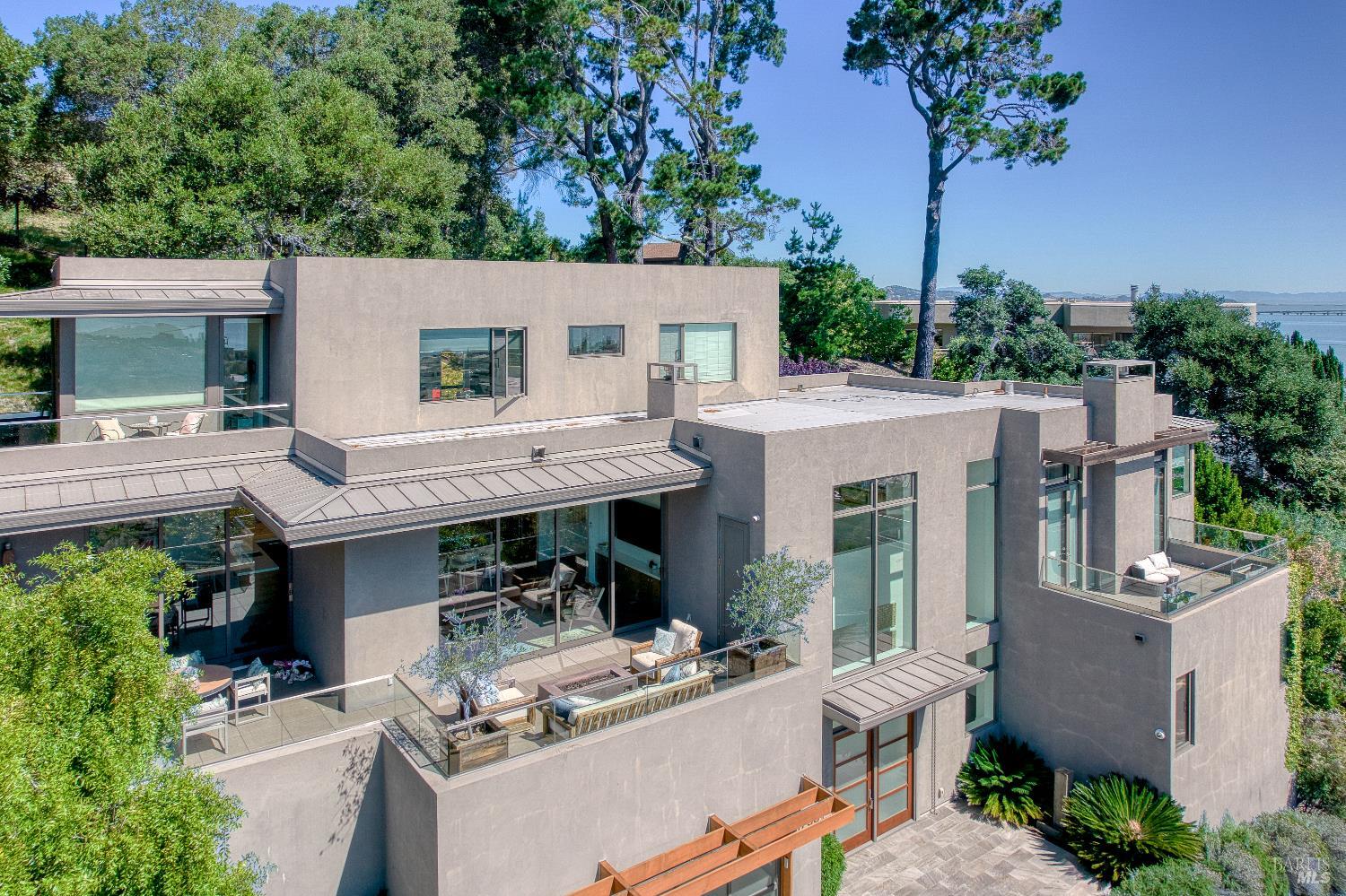 4755 Paradise Drive