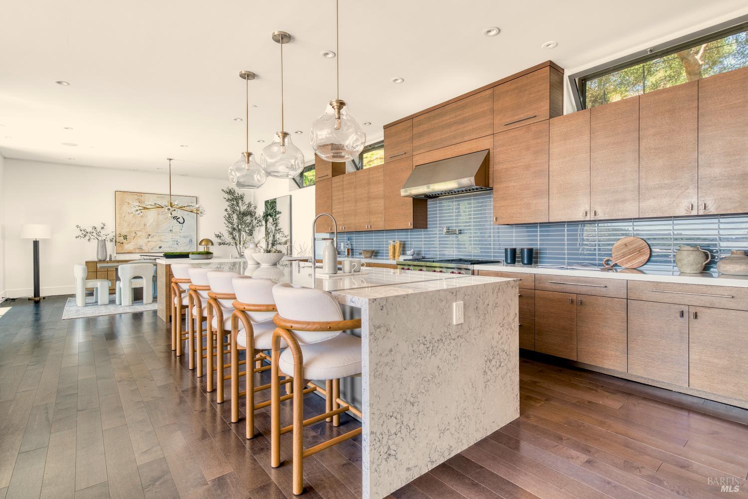 4755 Paradise Drive