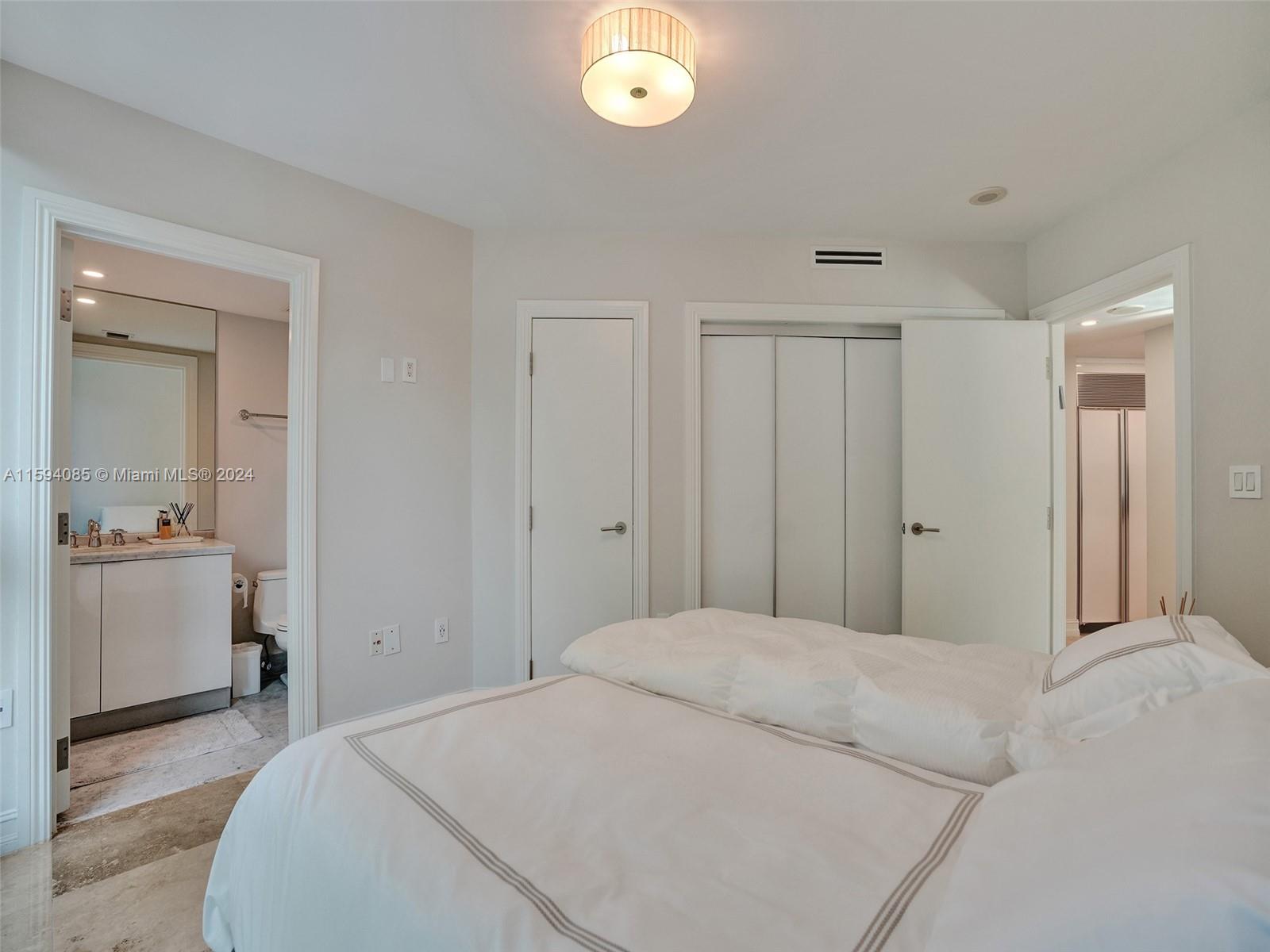 9401 Collins Ave # 203