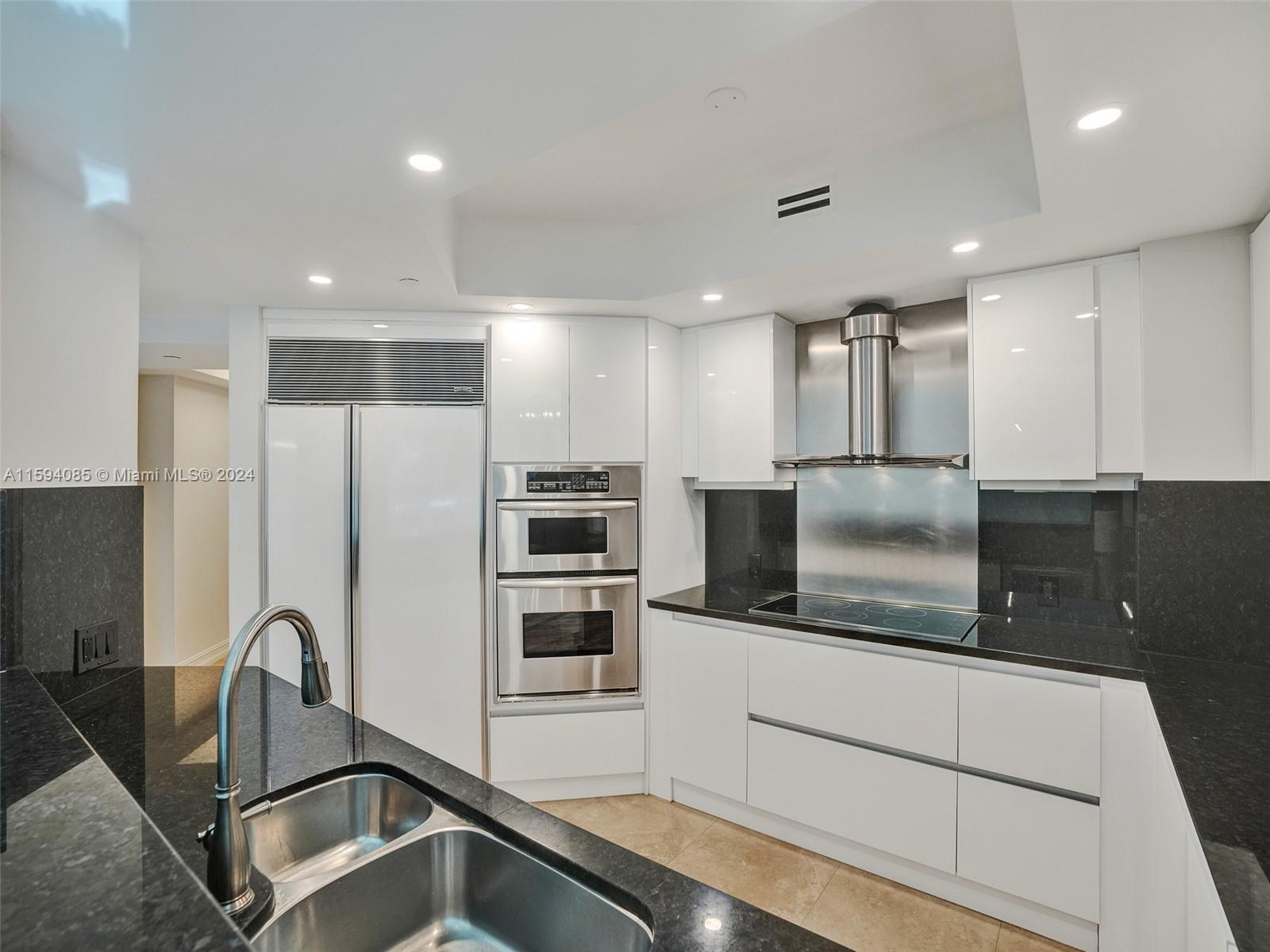 9401 Collins Ave # 203