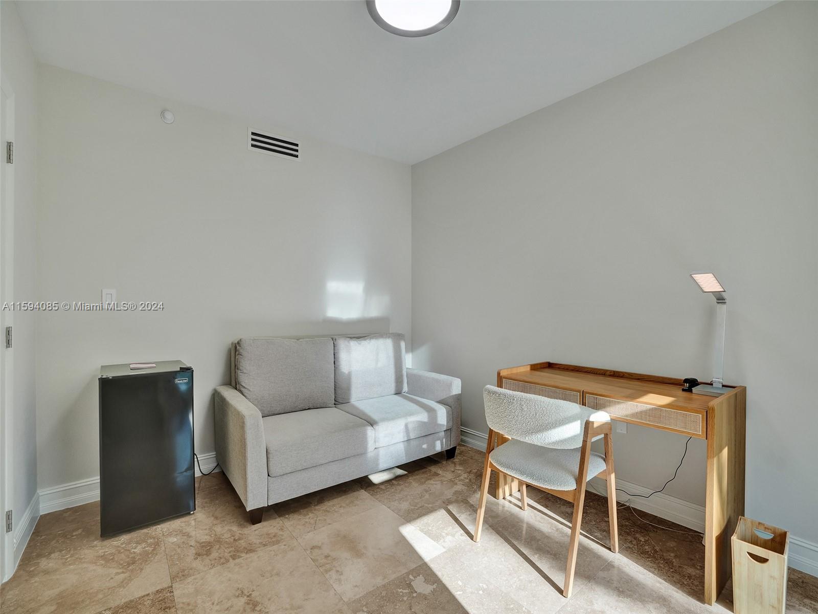 9401 Collins Ave # 203