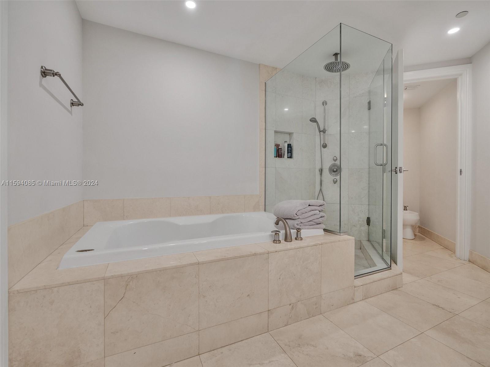 9401 Collins Ave # 203