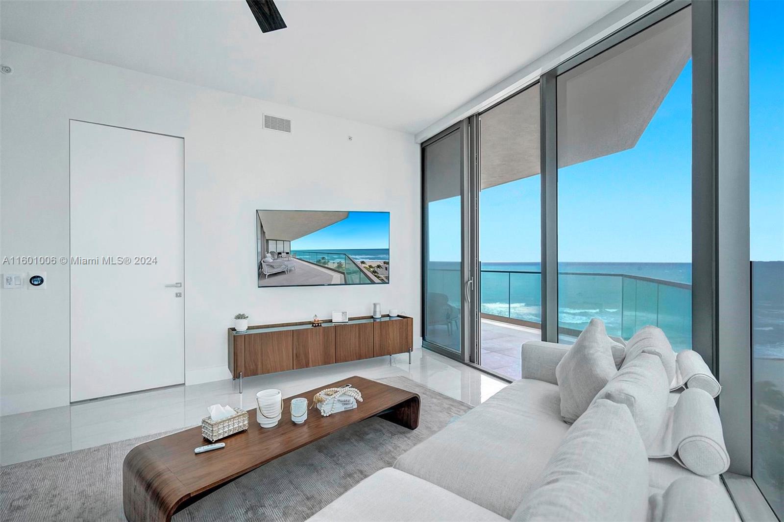18975 Collins Ave # 604