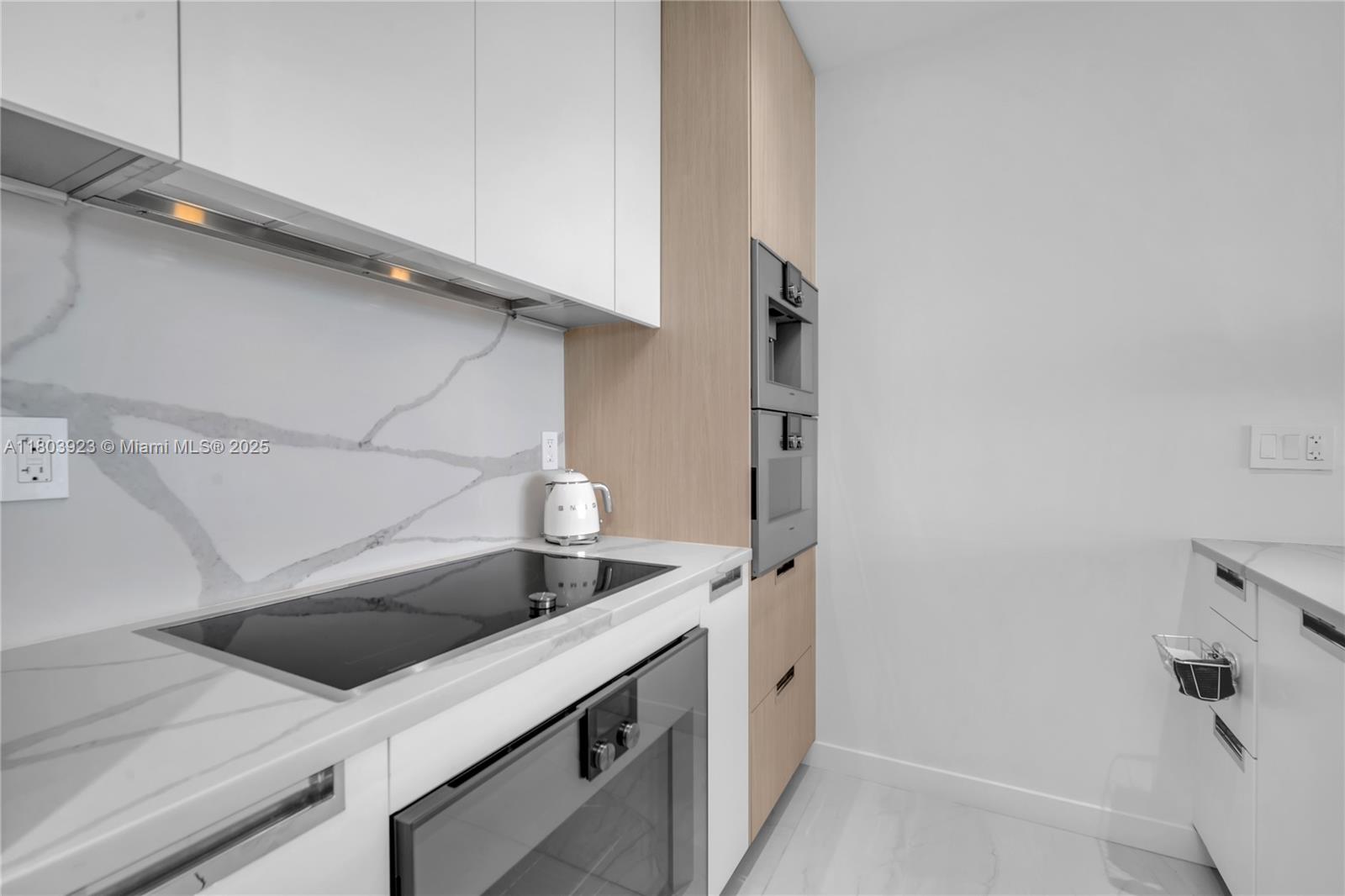 15701 Collins Ave # 1504