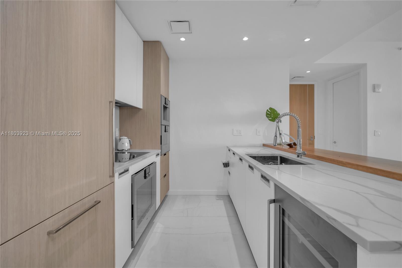 15701 Collins Ave # 1504