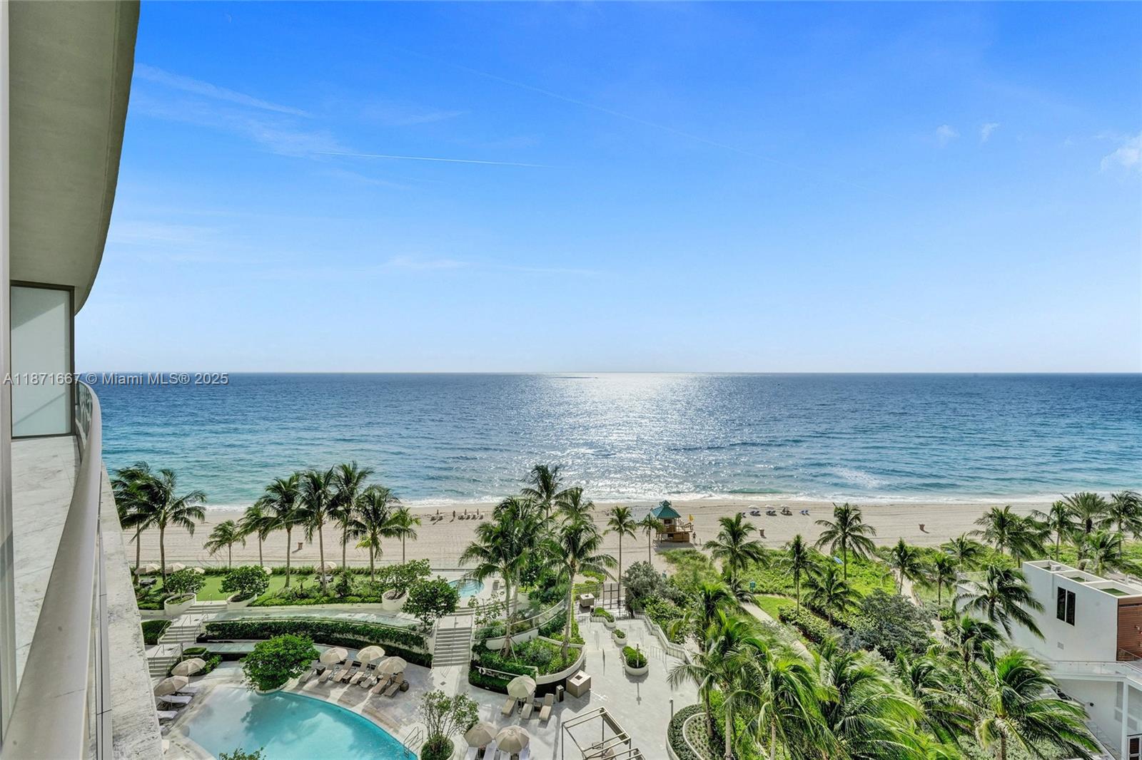 18975 Collins Ave # 704
