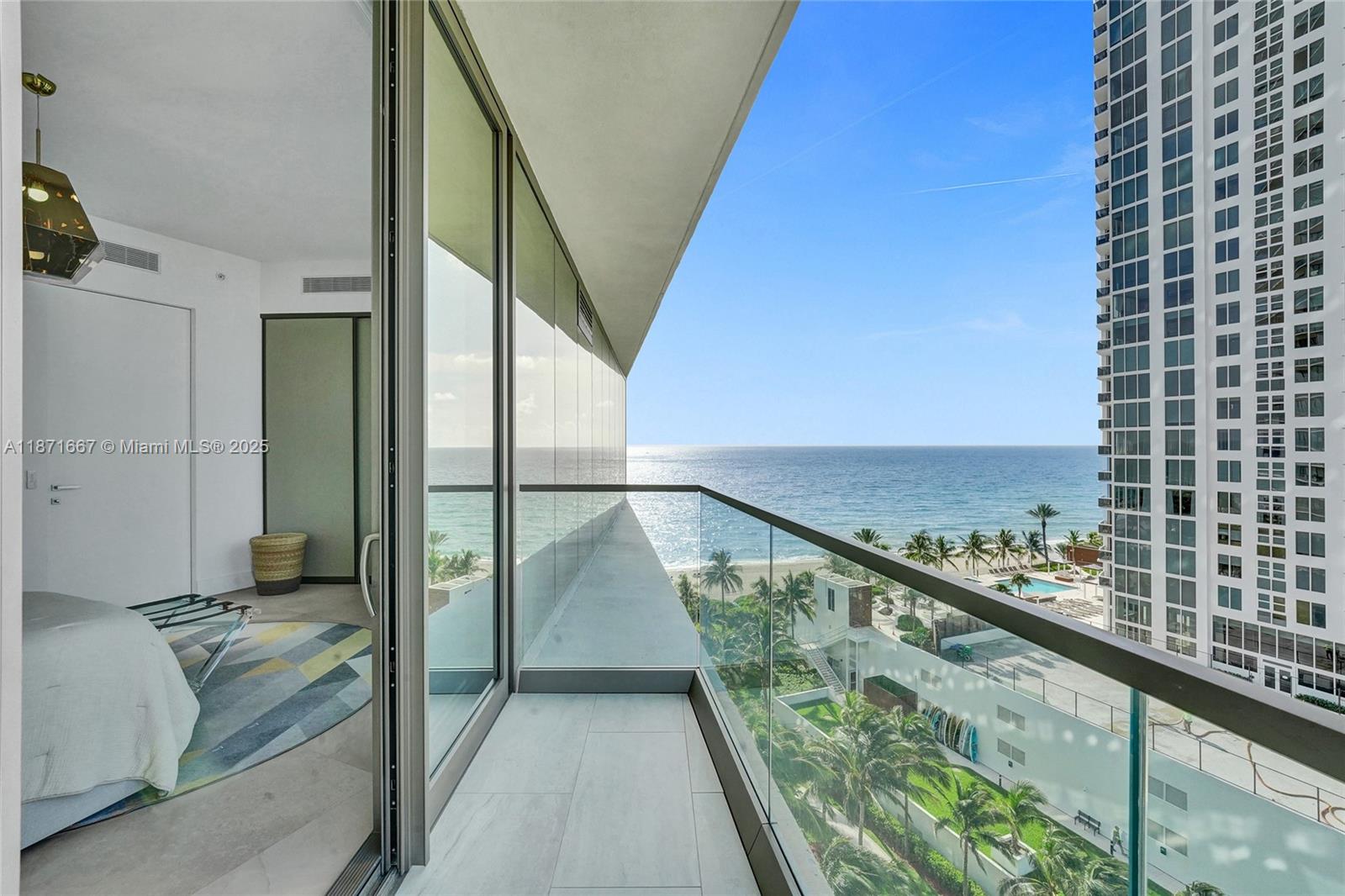 18975 Collins Ave # 704