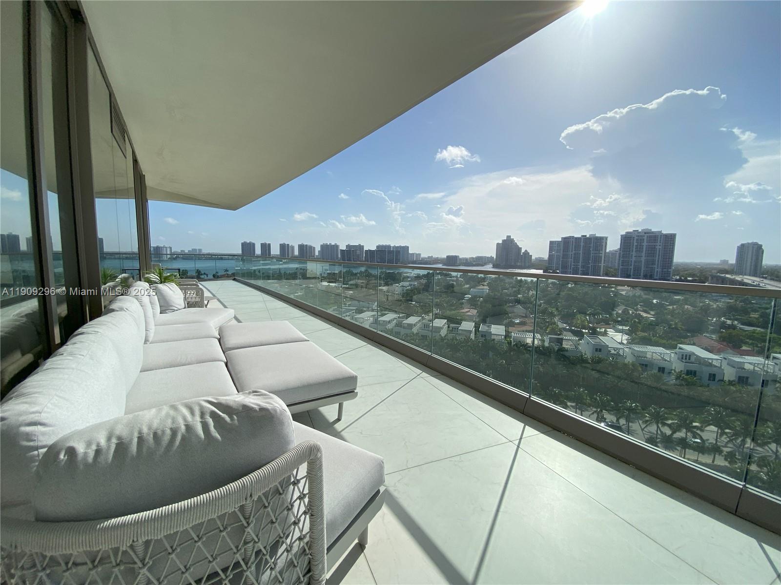 18975 Collins Ave # 1005