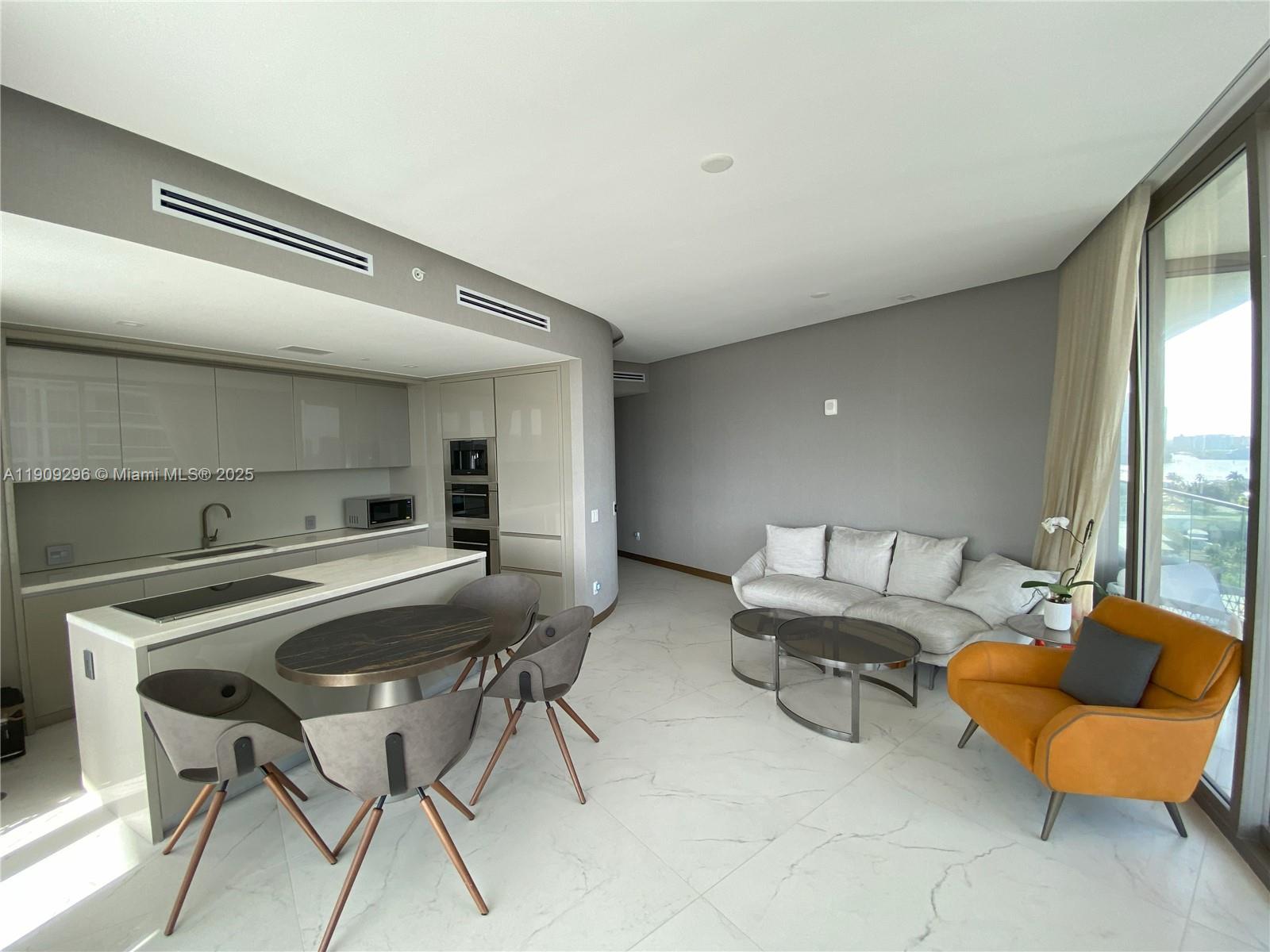 18975 Collins Ave # 1005