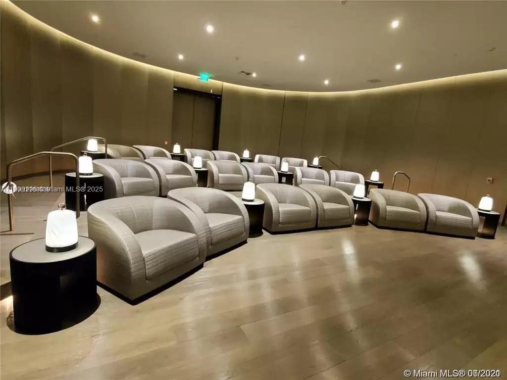 18975 Collins Ave # 1005