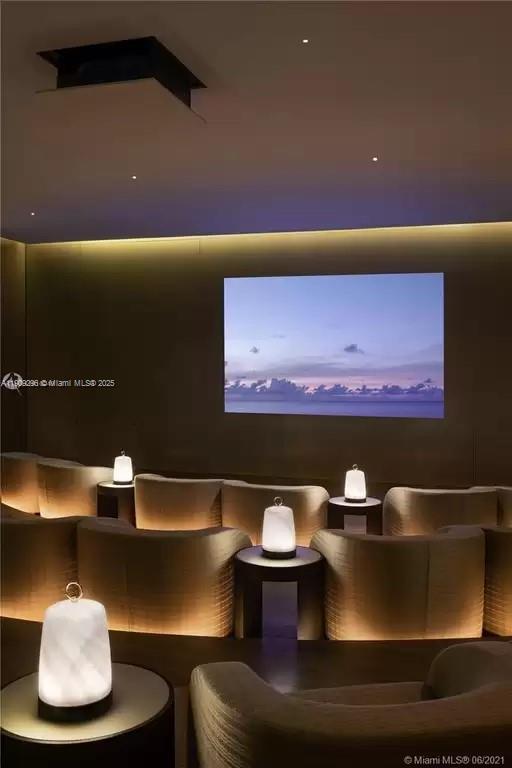 18975 Collins Ave # 1005