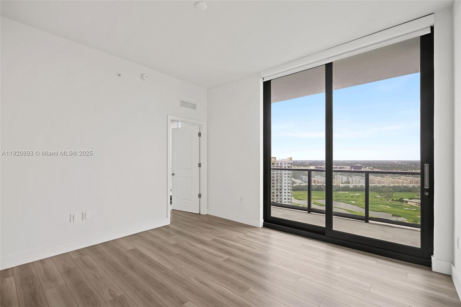 101 Diplomat Pkwy # 2605