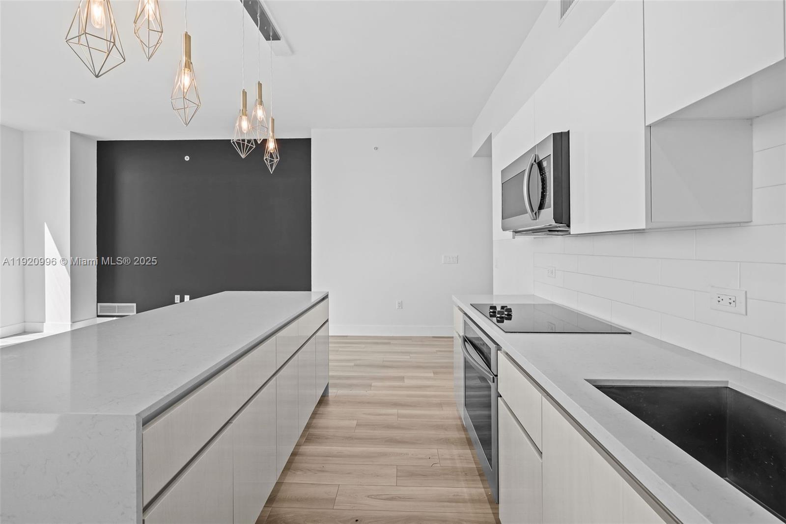 101 Diplomat Pkwy # 2610