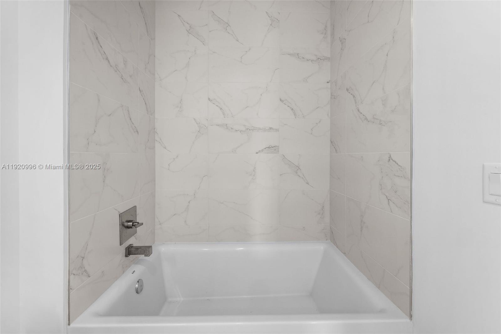 101 Diplomat Pkwy # 2610