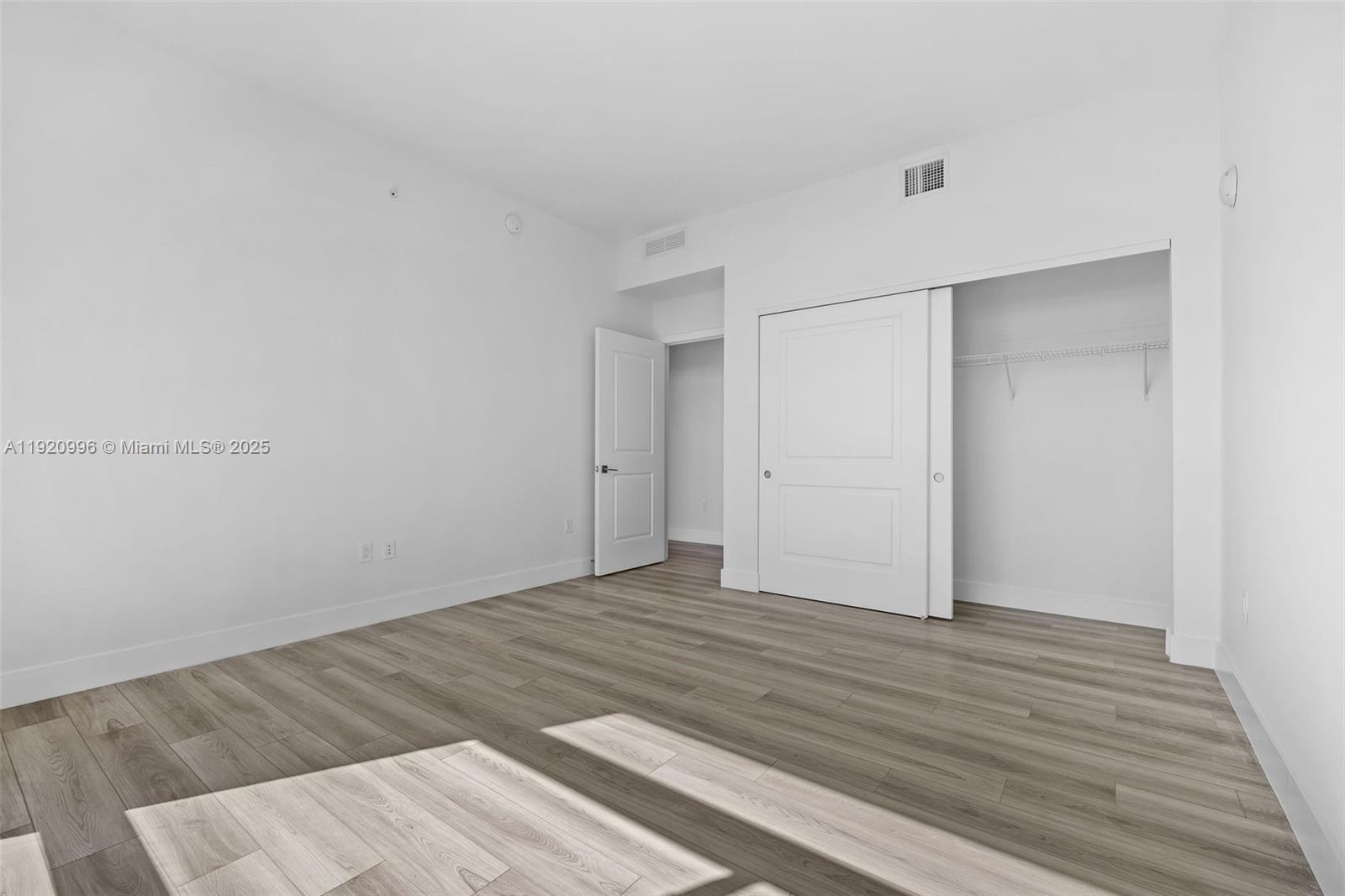 101 Diplomat Pkwy # 2610