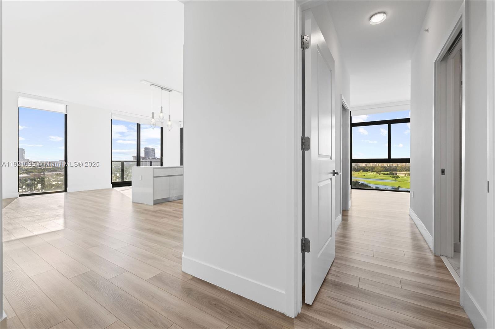 101 Diplomat Pkwy # 911