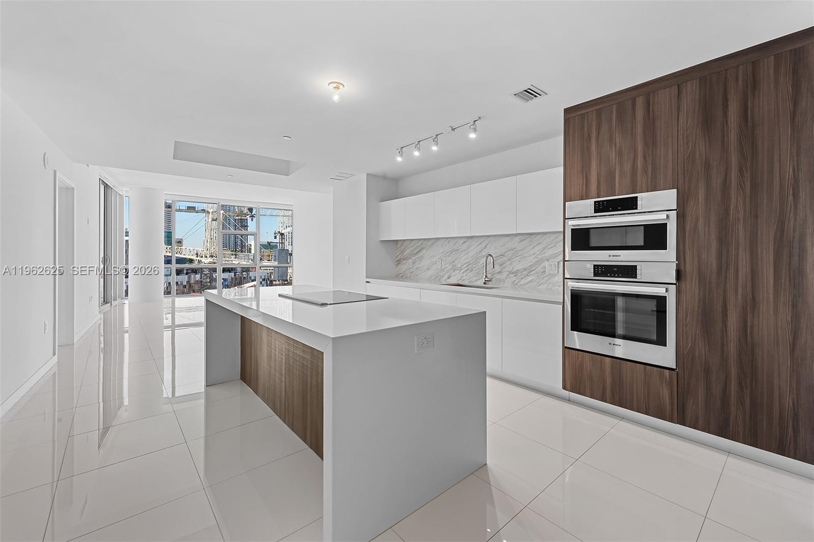 851 NE 1st Ave # 1012