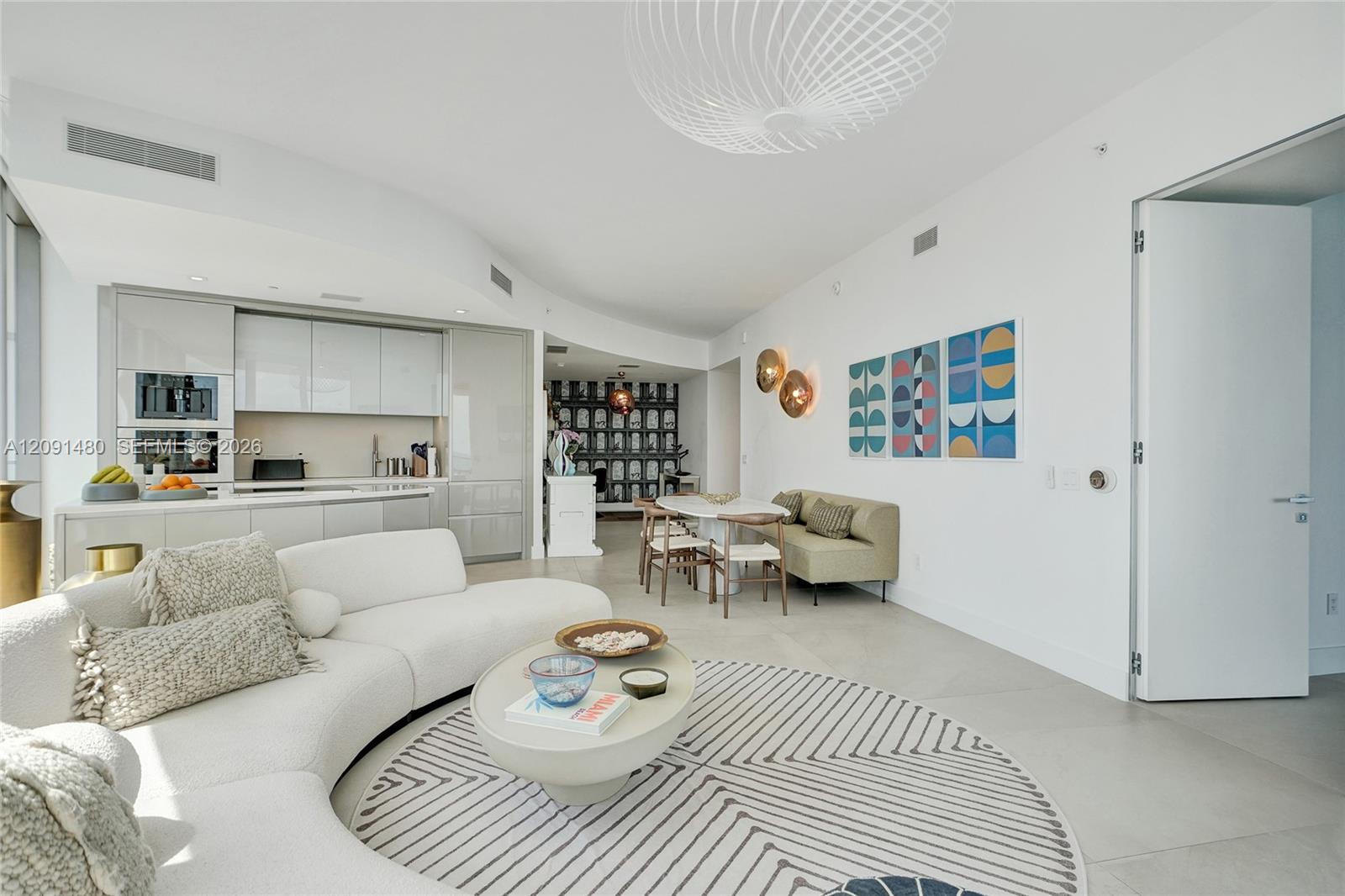 18975 Collins Ave # 704