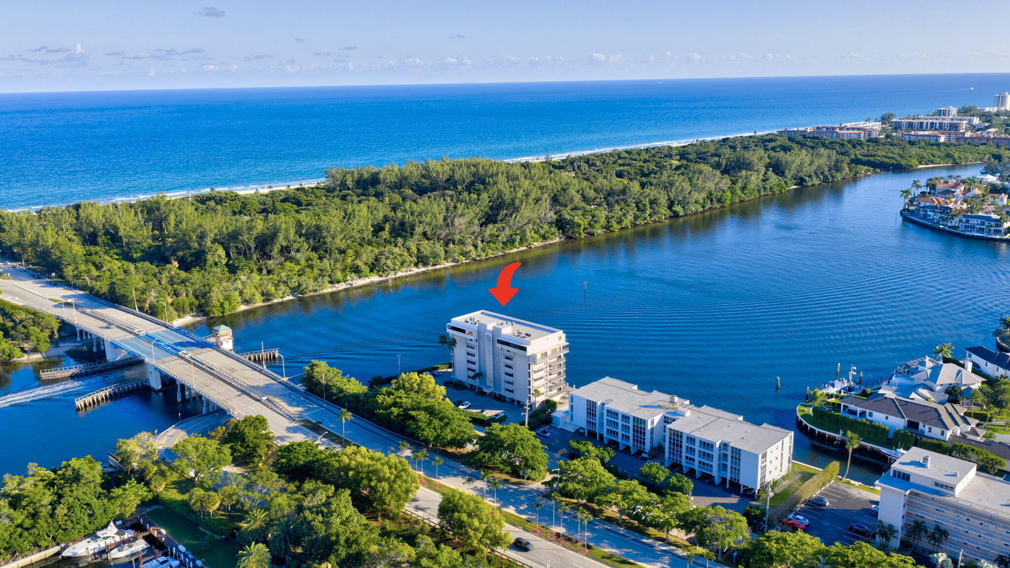 900 NE SPANISH RIVER Boulevard 2w