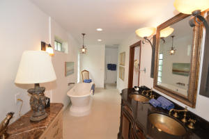 4202 Intracoastal Drive