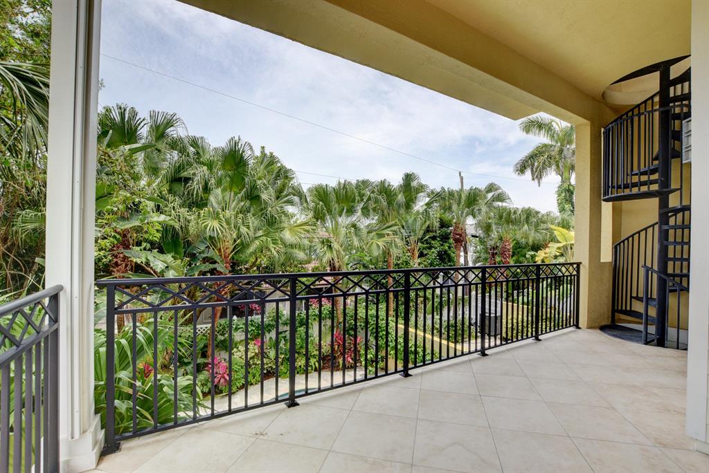 425 N Ocean Boulevard 1