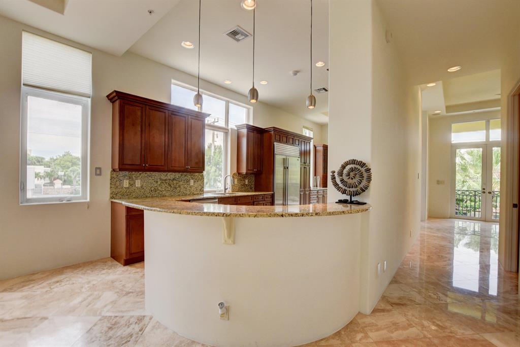 425 N Ocean Boulevard 1