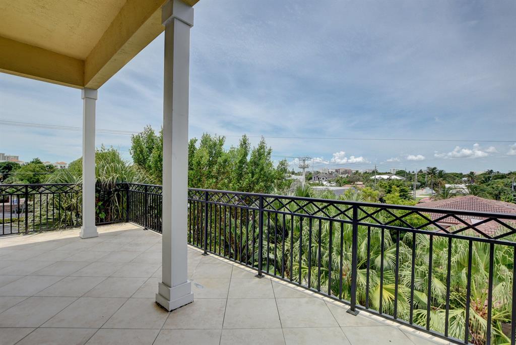 425 N Ocean Boulevard 1