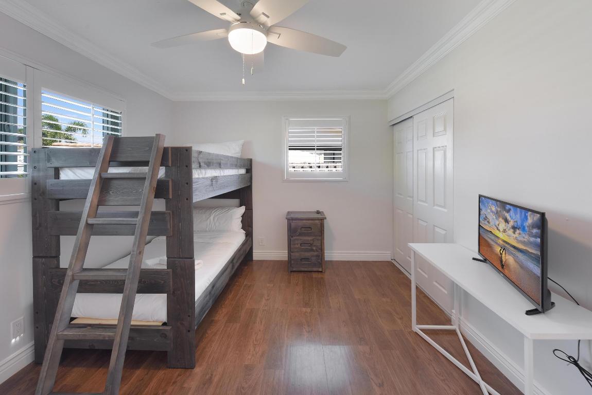 2350 NE 50th Street