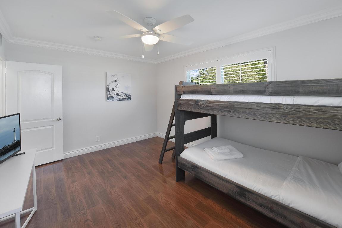 2350 NE 50th Street