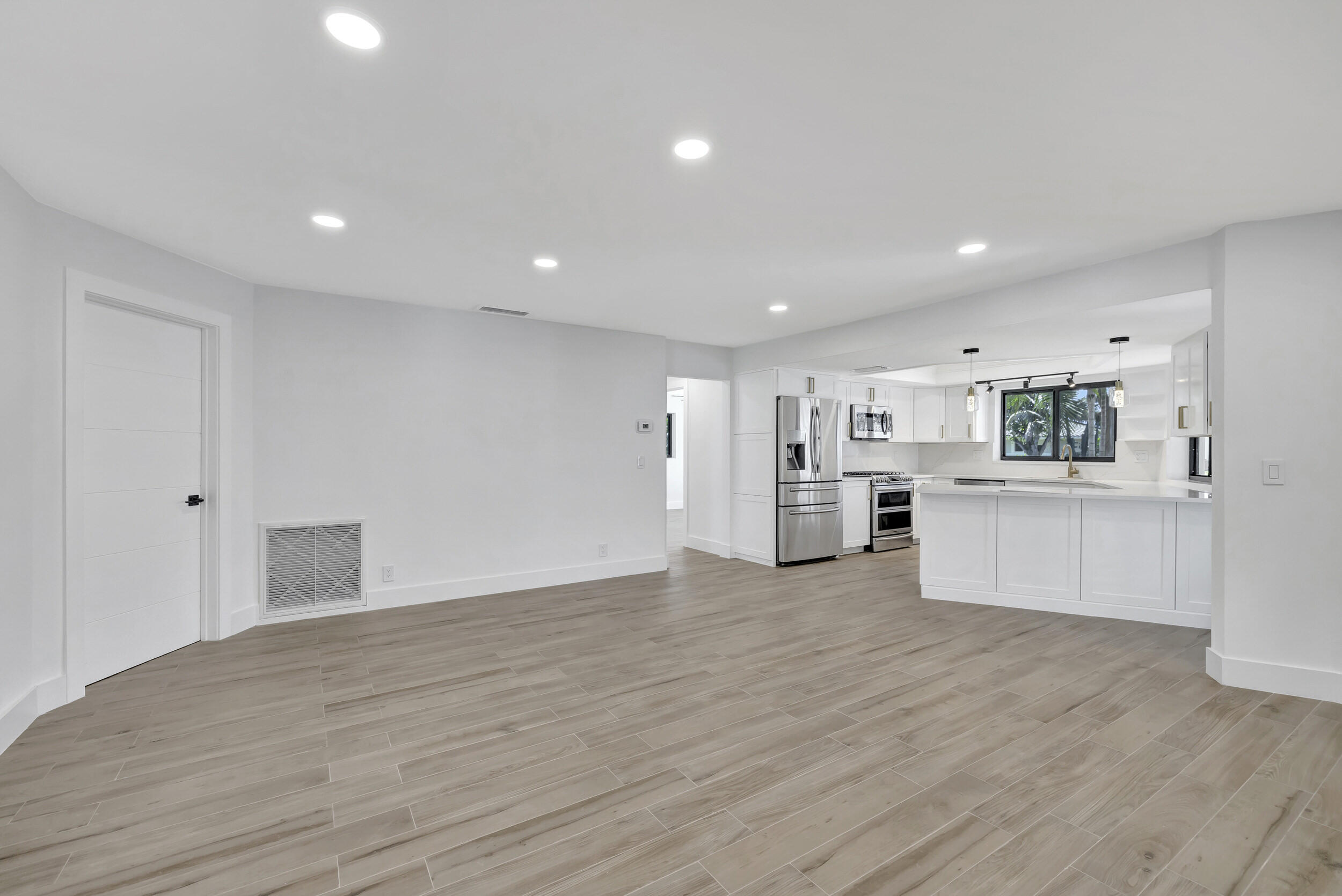 570 SE 11 Street