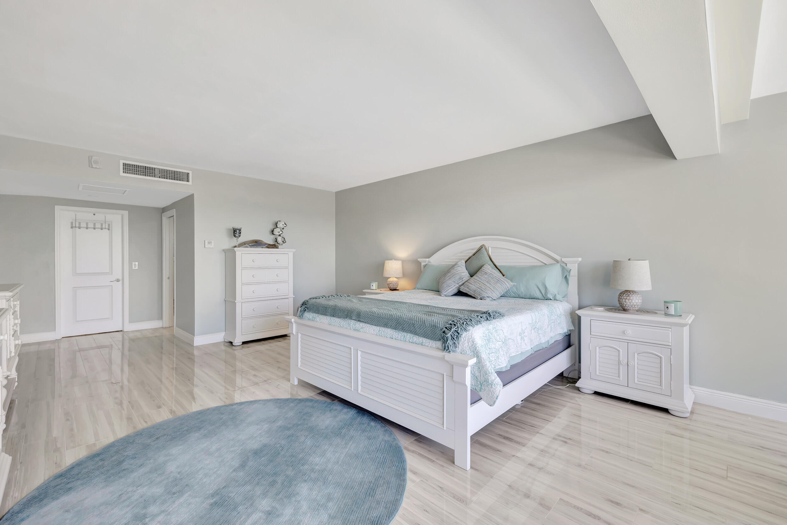 2909 S Ocean Boulevard 4c4
