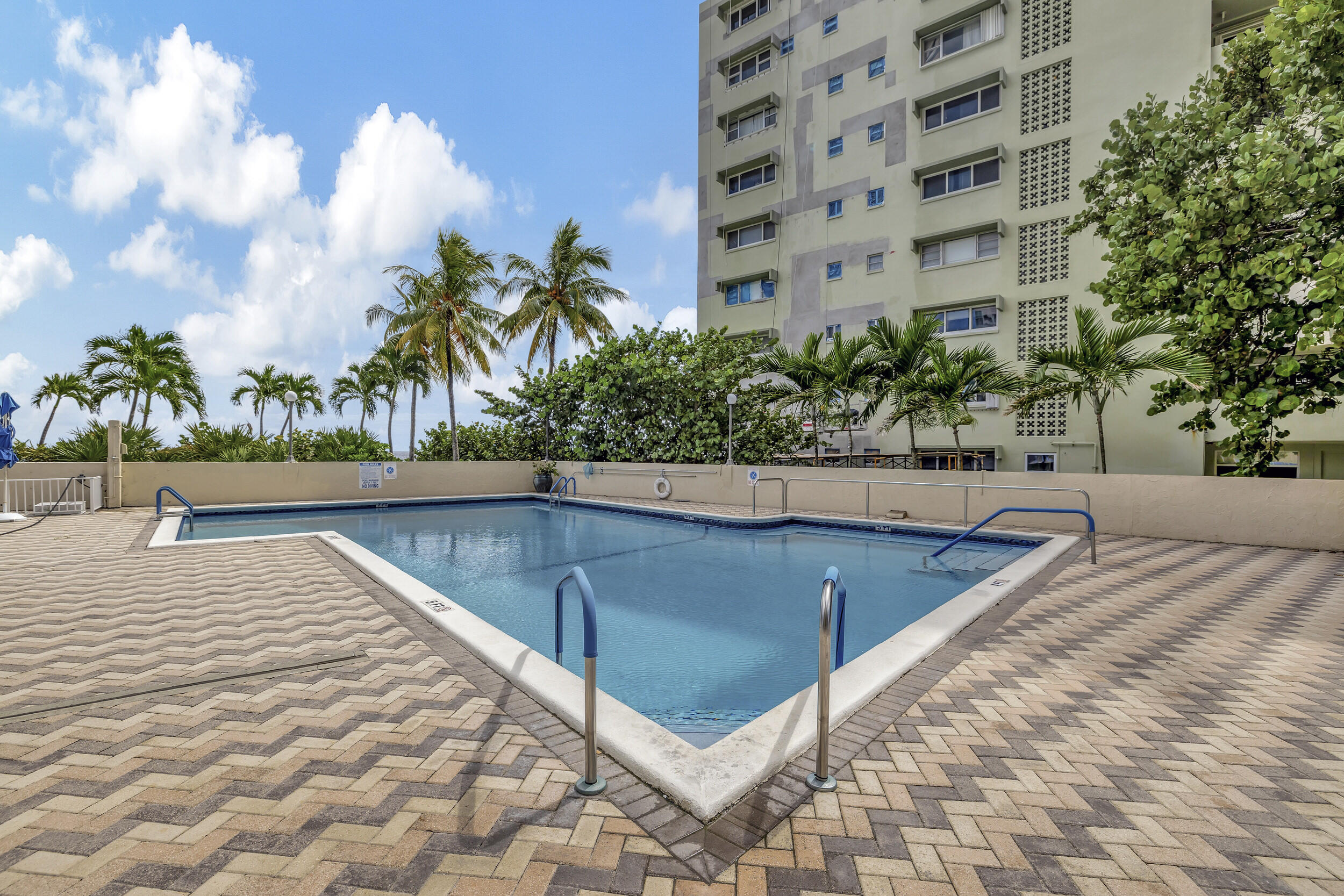 1800 S Ocean Boulevard 910