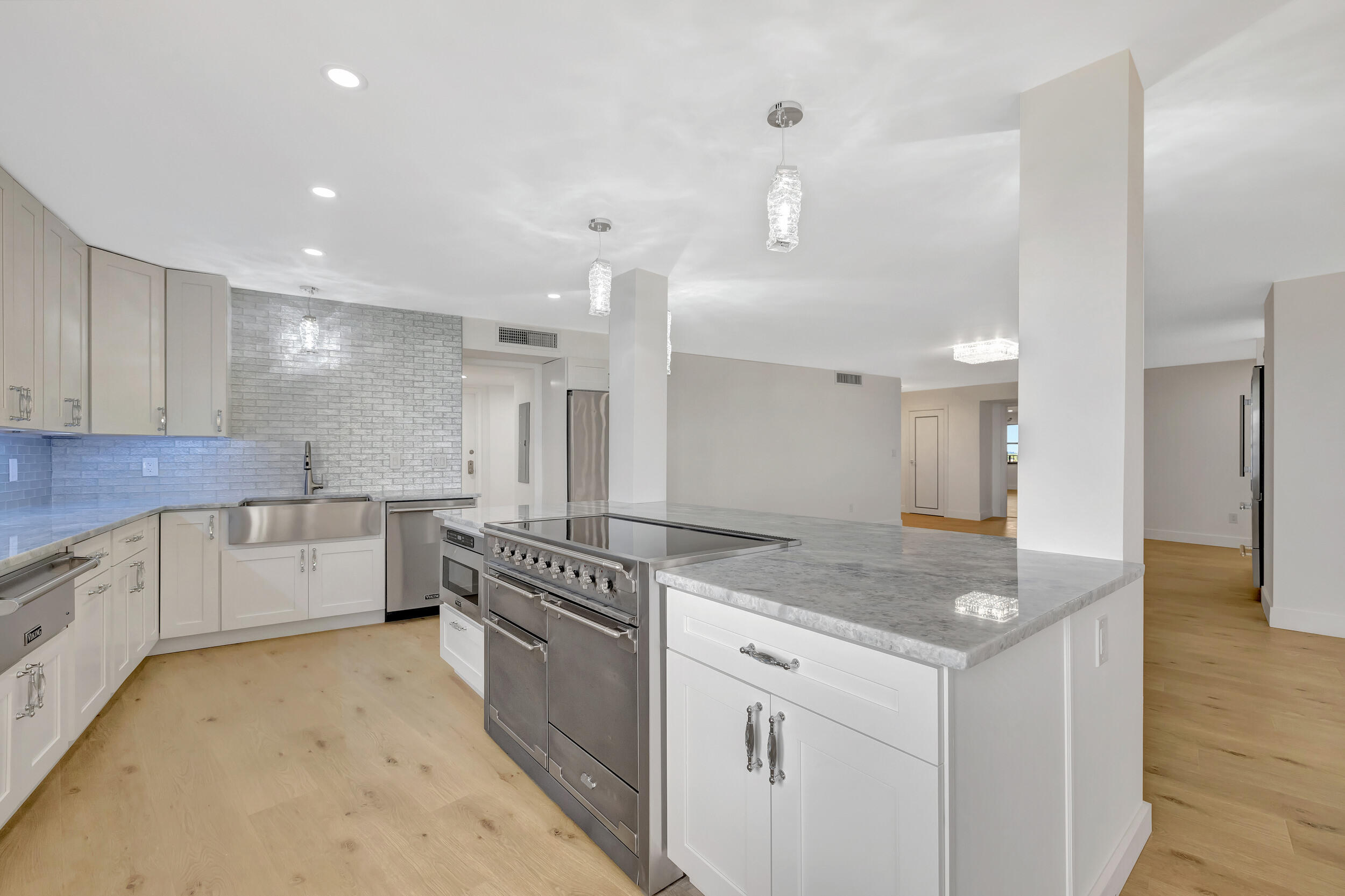 1800 S Ocean Boulevard 910